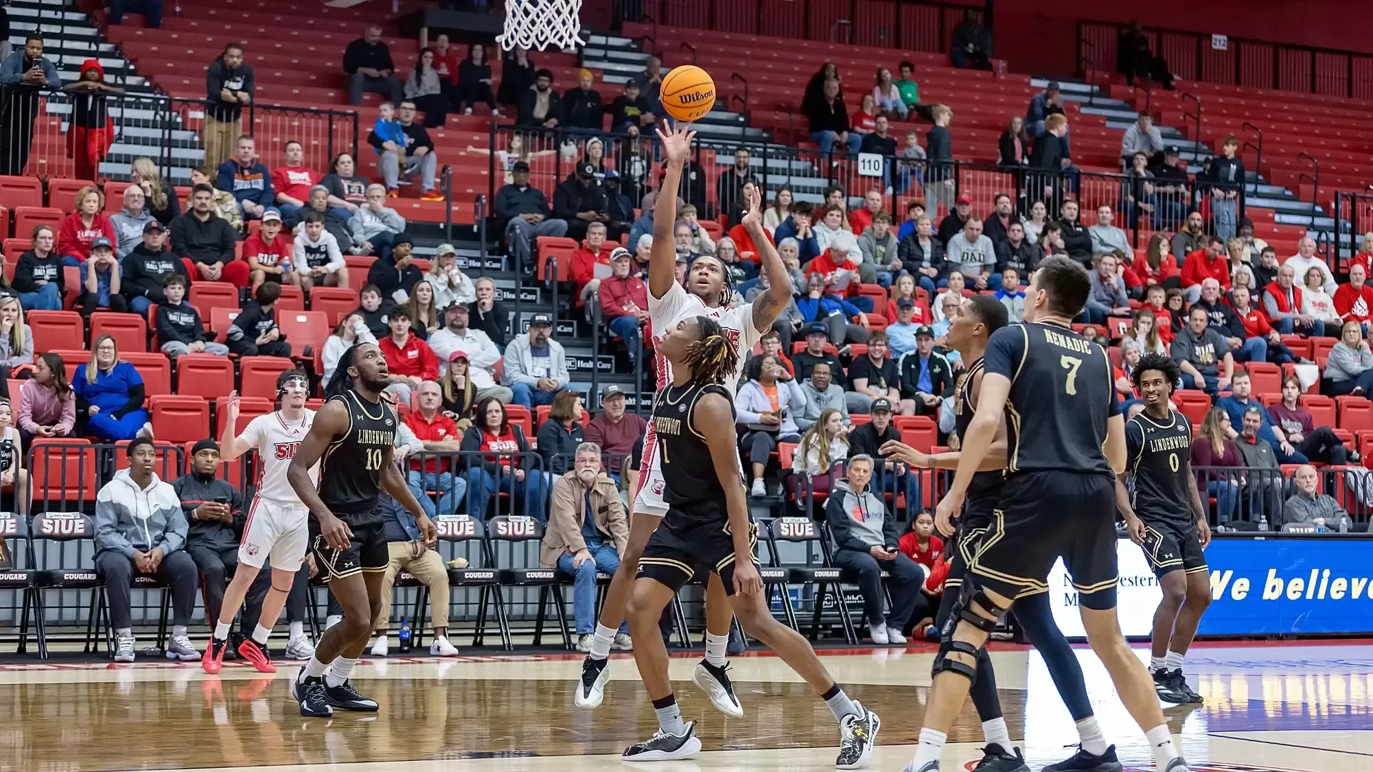 MBB Men’s Basketball vs  Lindenwood 01-06-26: SIUE Cougars Men’s Basketball host the Lindenwood Lions for a basketball game at the First Community Arena in the Vadalabene Center on the campus of Southern Illinois University Edwardsville, Tuesday, January 6, 2026. (Photo: Scott Kane / SIUE Athletics)