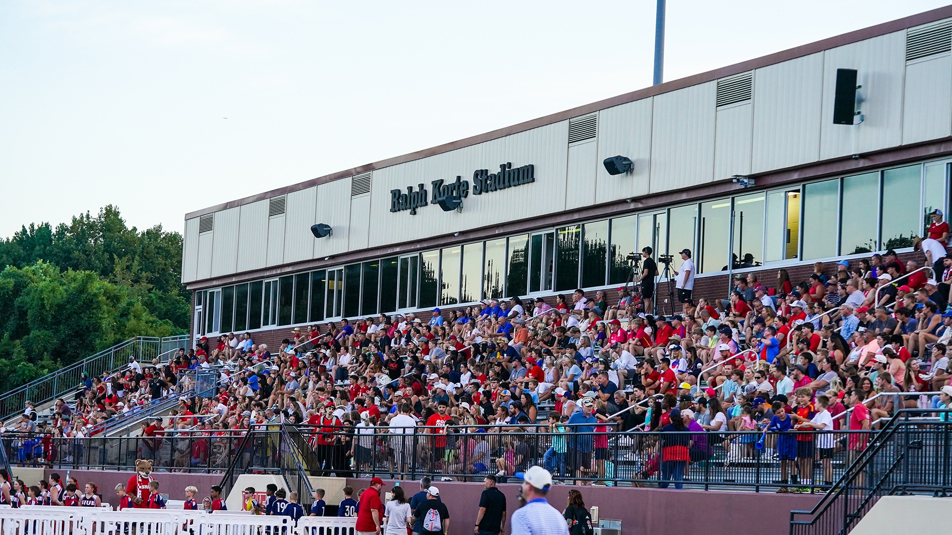 Wide shot of Korte Stadium