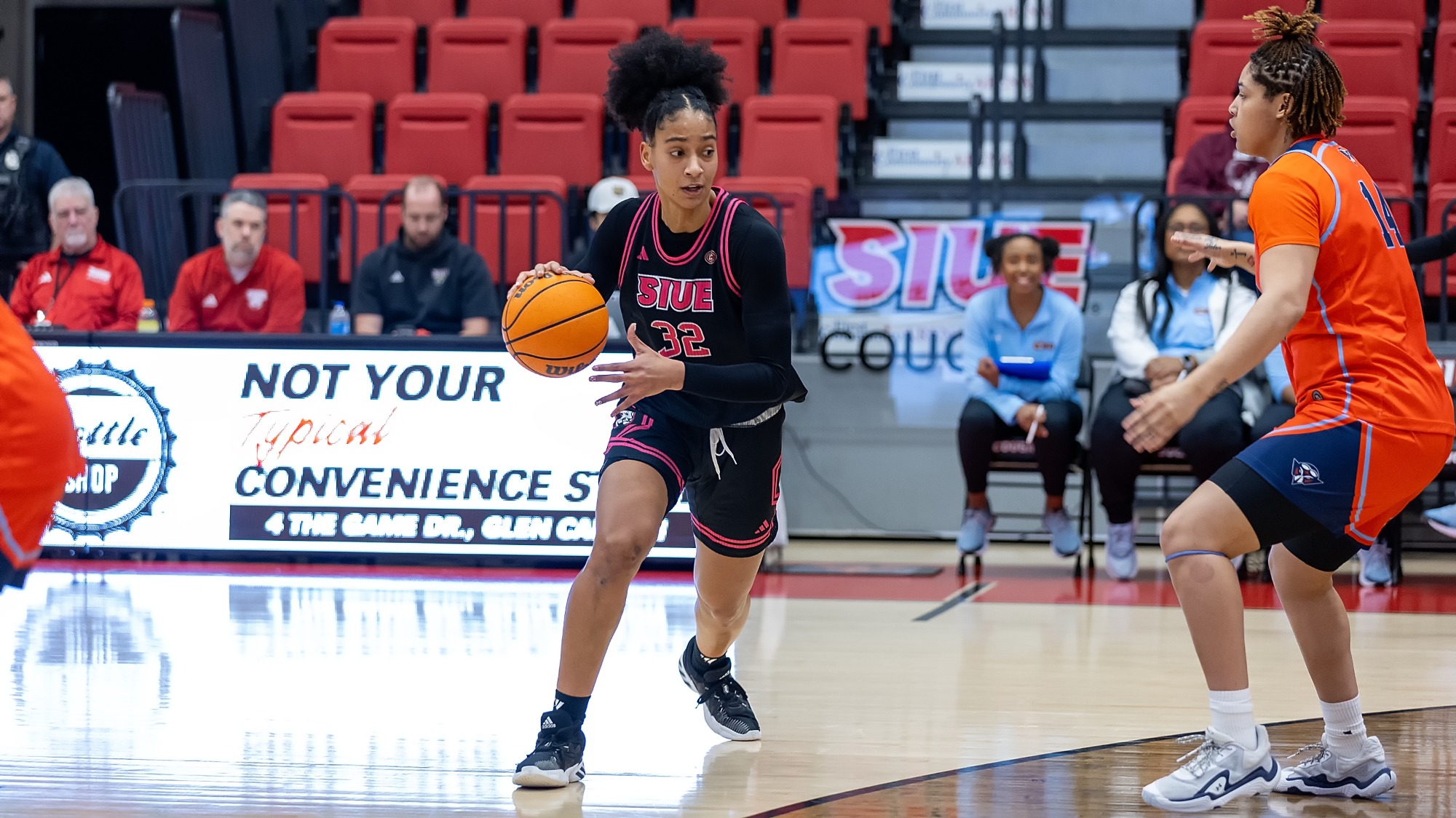 WBB Women’s Basketball v UT Martin 02-14-26:SIUE Cougars women’s basketball host the UT Martin Skyhawks for a basketball game at the First Community Arena in the Vadalabene Center Saturday, February 14, 2026 on the campus of Southern Illinois University Edwardsville. (Photo: Scott Kane / SIUE Athletics)