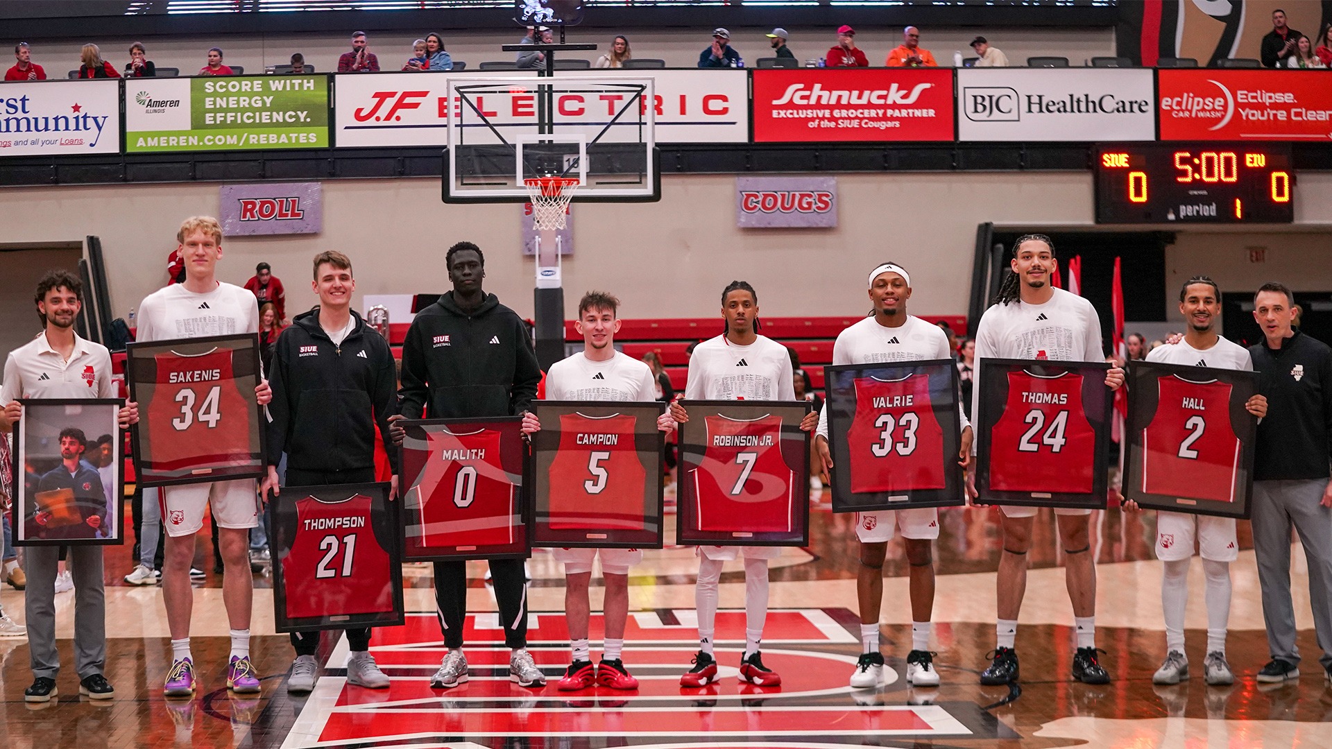 Men's basketball senior night
