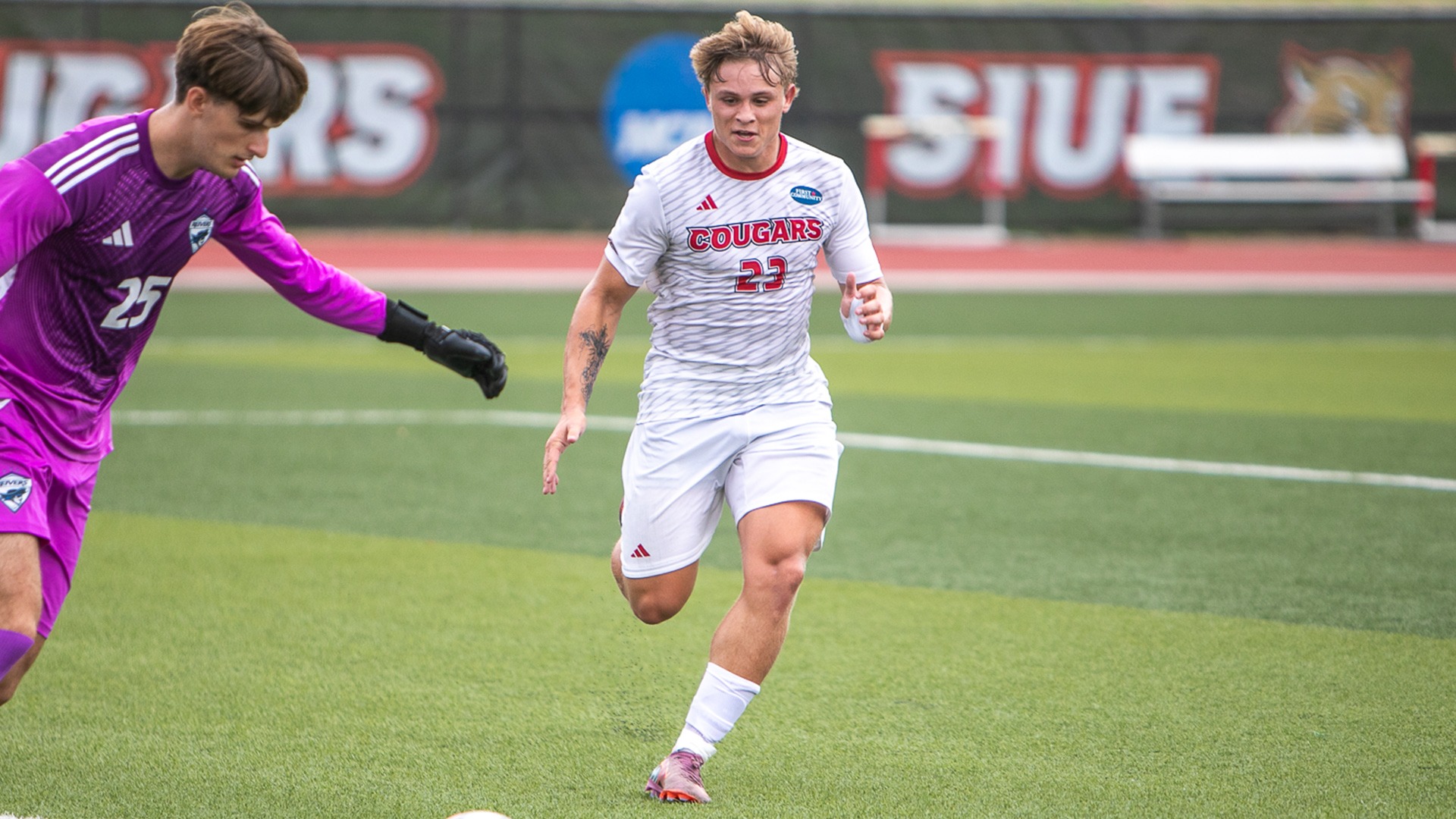 Anthony Faupel plays against Iowa Western in an exhibition game