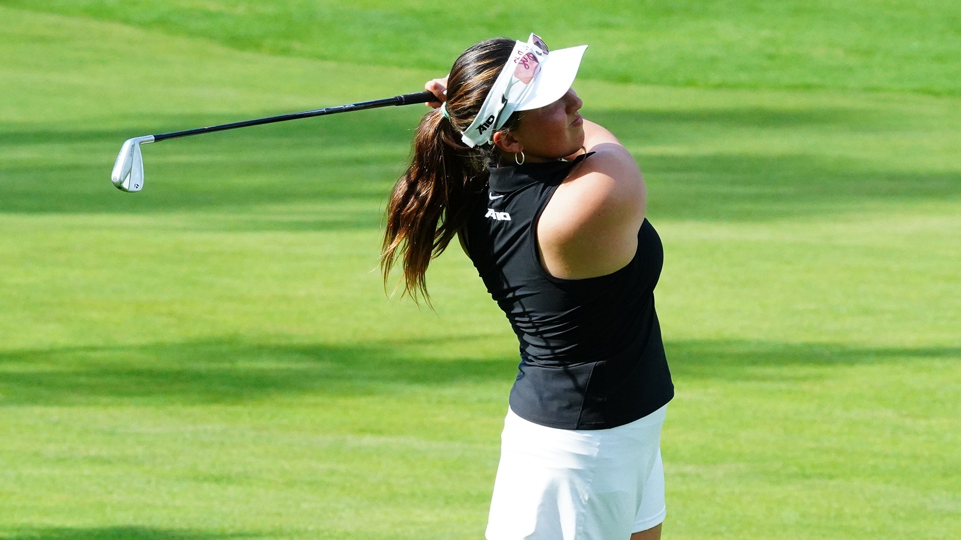 Mariana Forero stares down a shot from the fairway.
