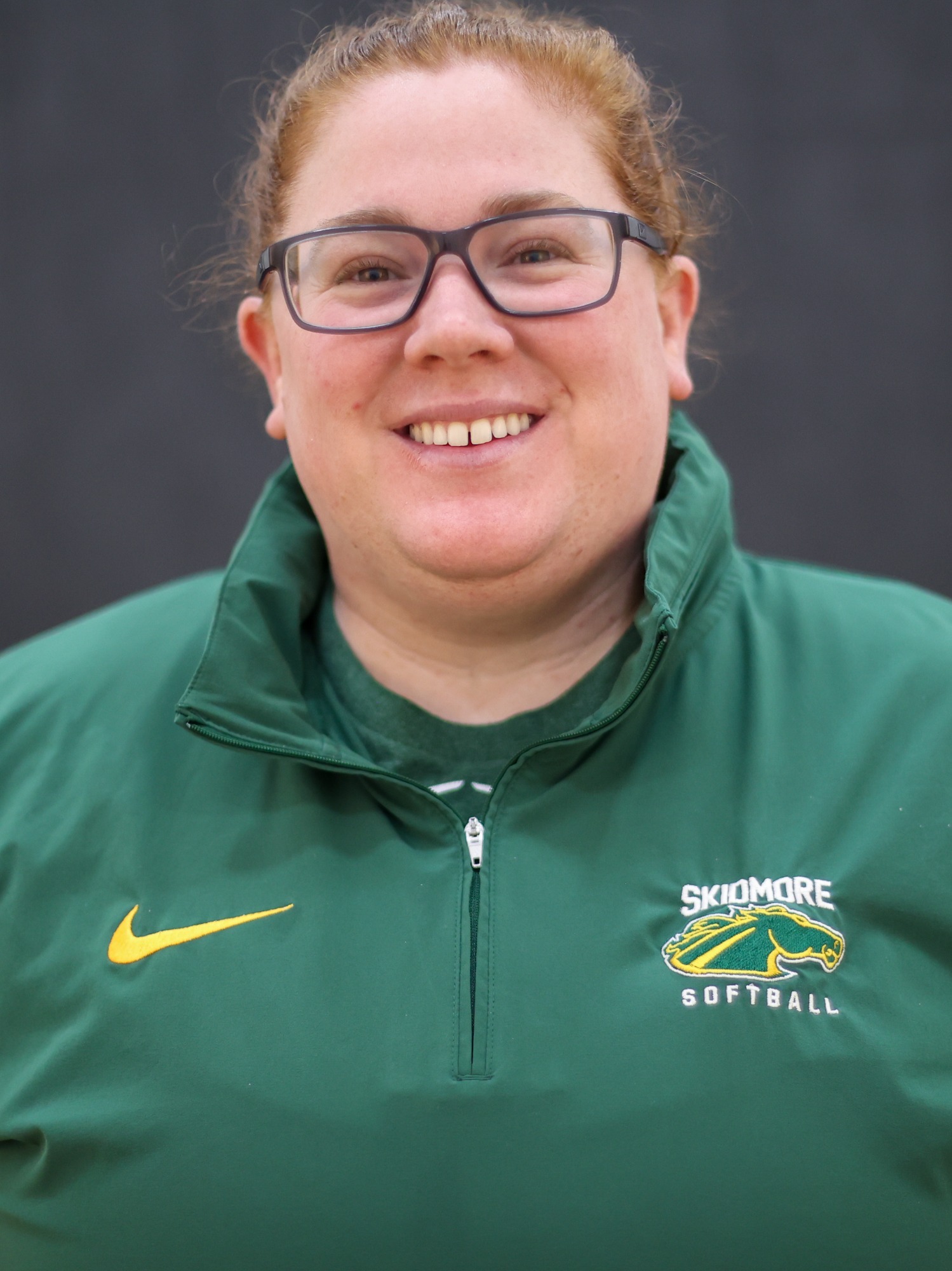 Liz Neubinski Headshot 24