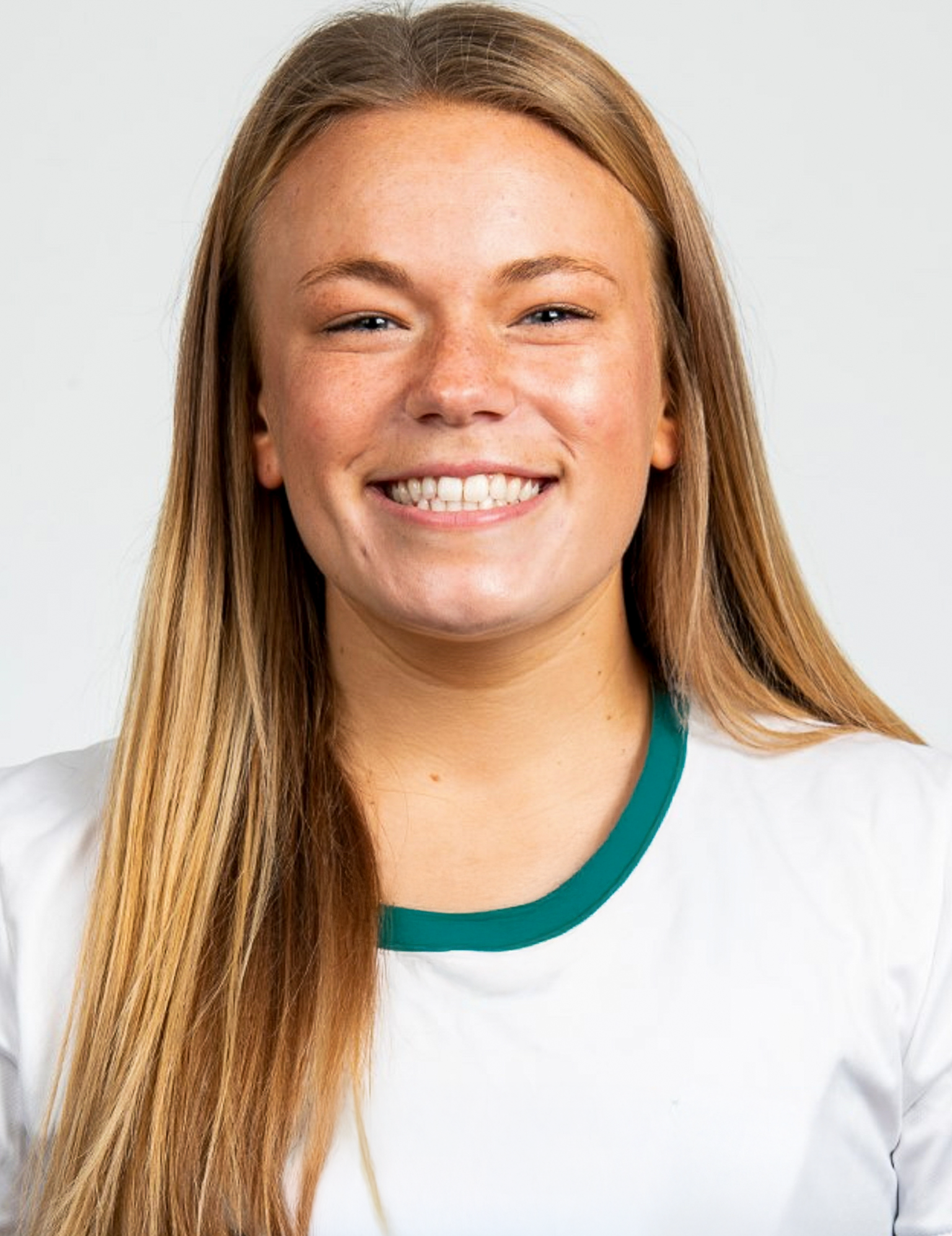 Makayla Hutchinson Headshot