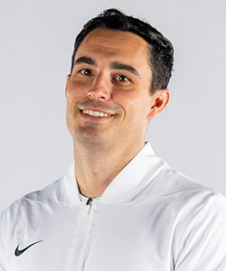 Coach Christien Crynes