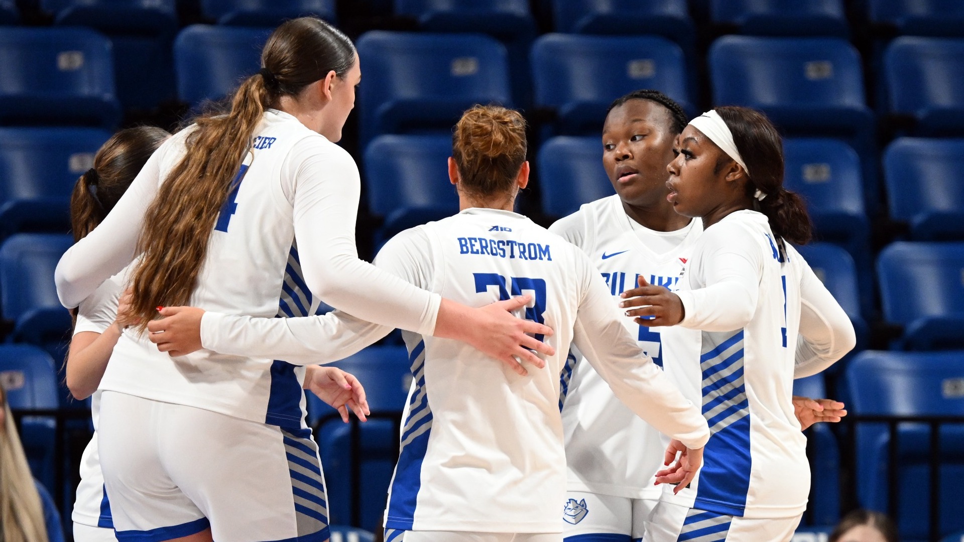 WBB huddle