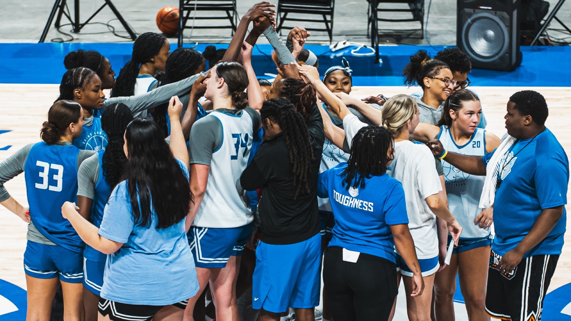 WBB huddle