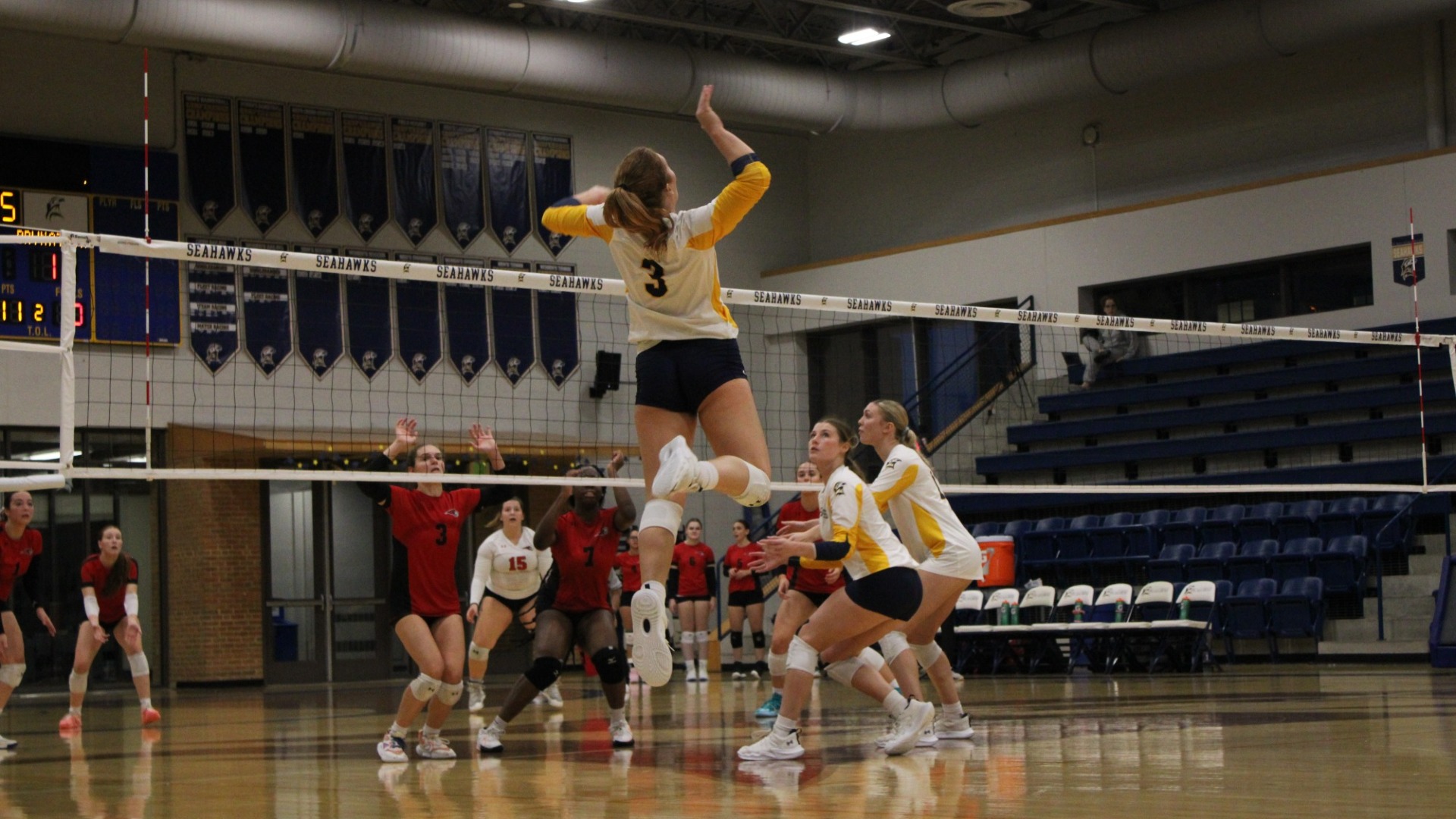 St. Mary's College Volleyball Defeats Notre Dame (MD) in Dramatic