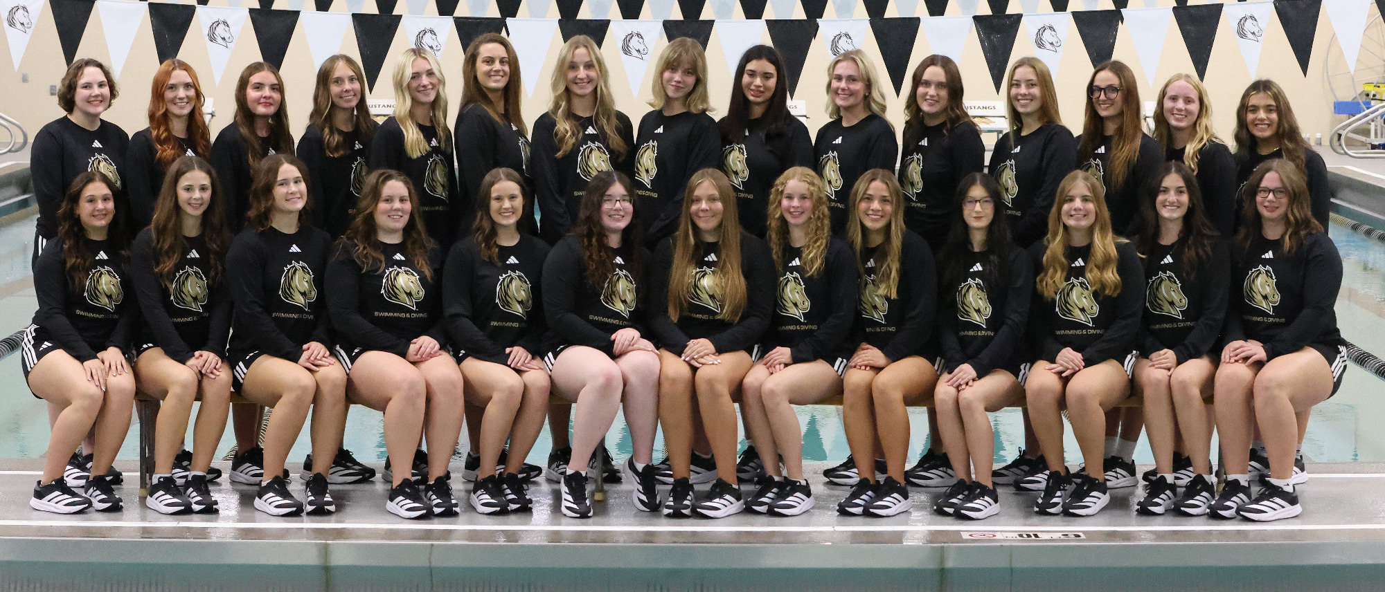2026-27 Swimming Team Pic