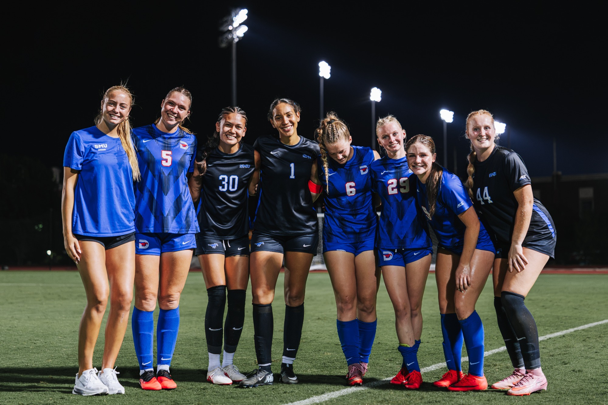 SMU Team photo vs SU