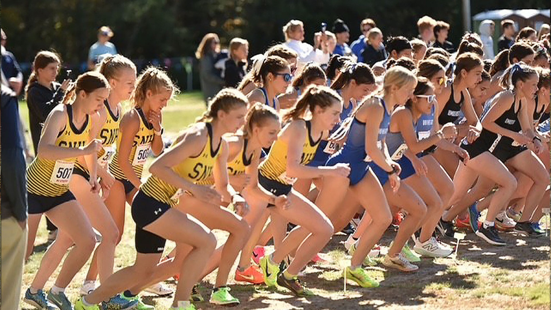 Start of the women's cross country race at Hopkinton, N.H.