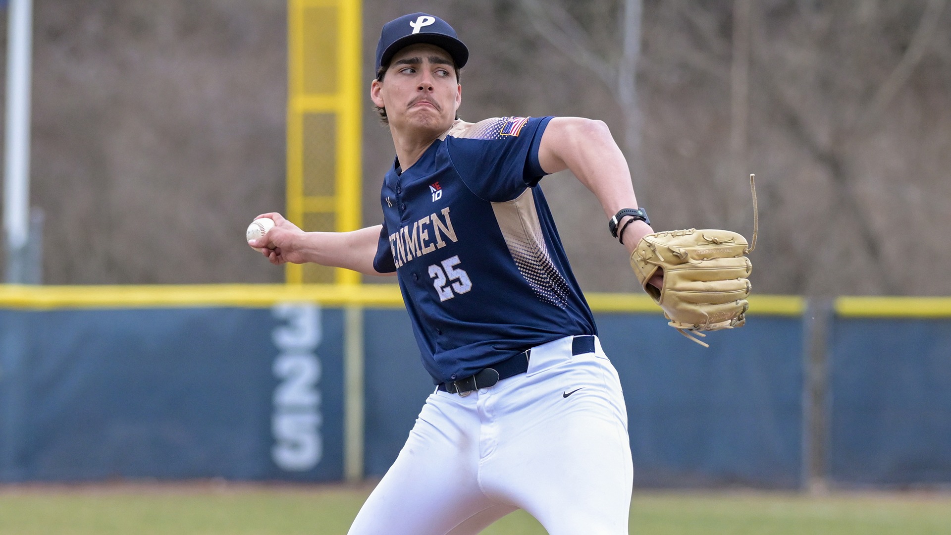 Jack Davis delivering a pitch
