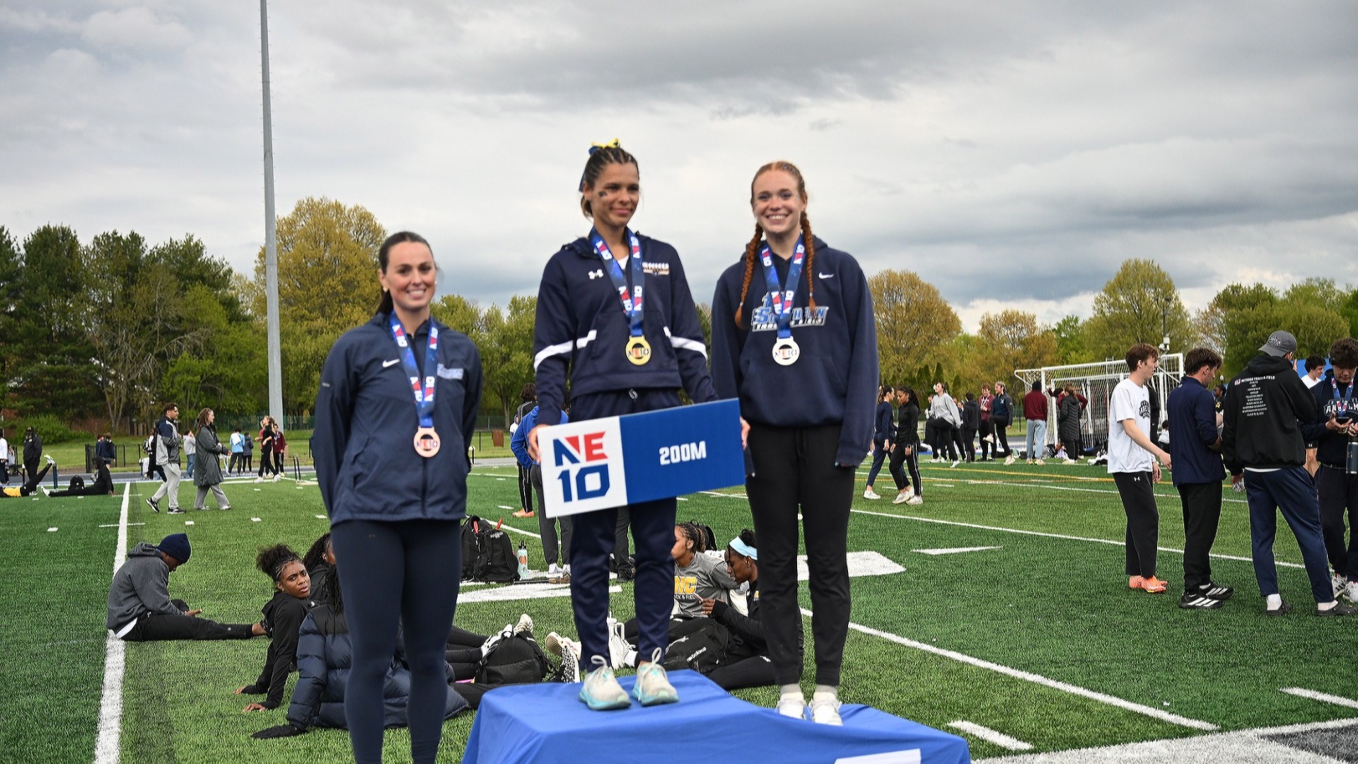 Hope Sinclair won the 200m at the NE10 Outdoor Track & Field Championships