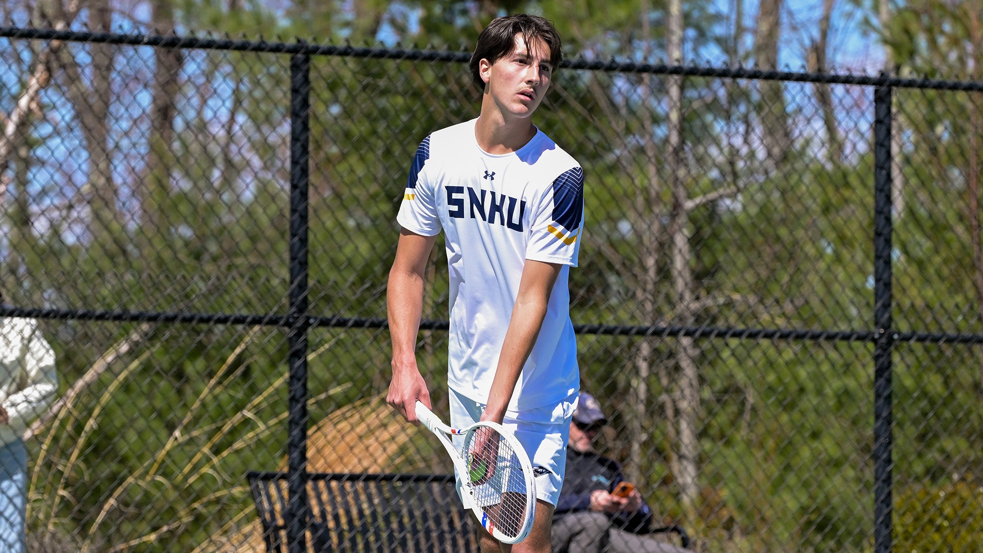 Aurel Creveuil preparing to serve