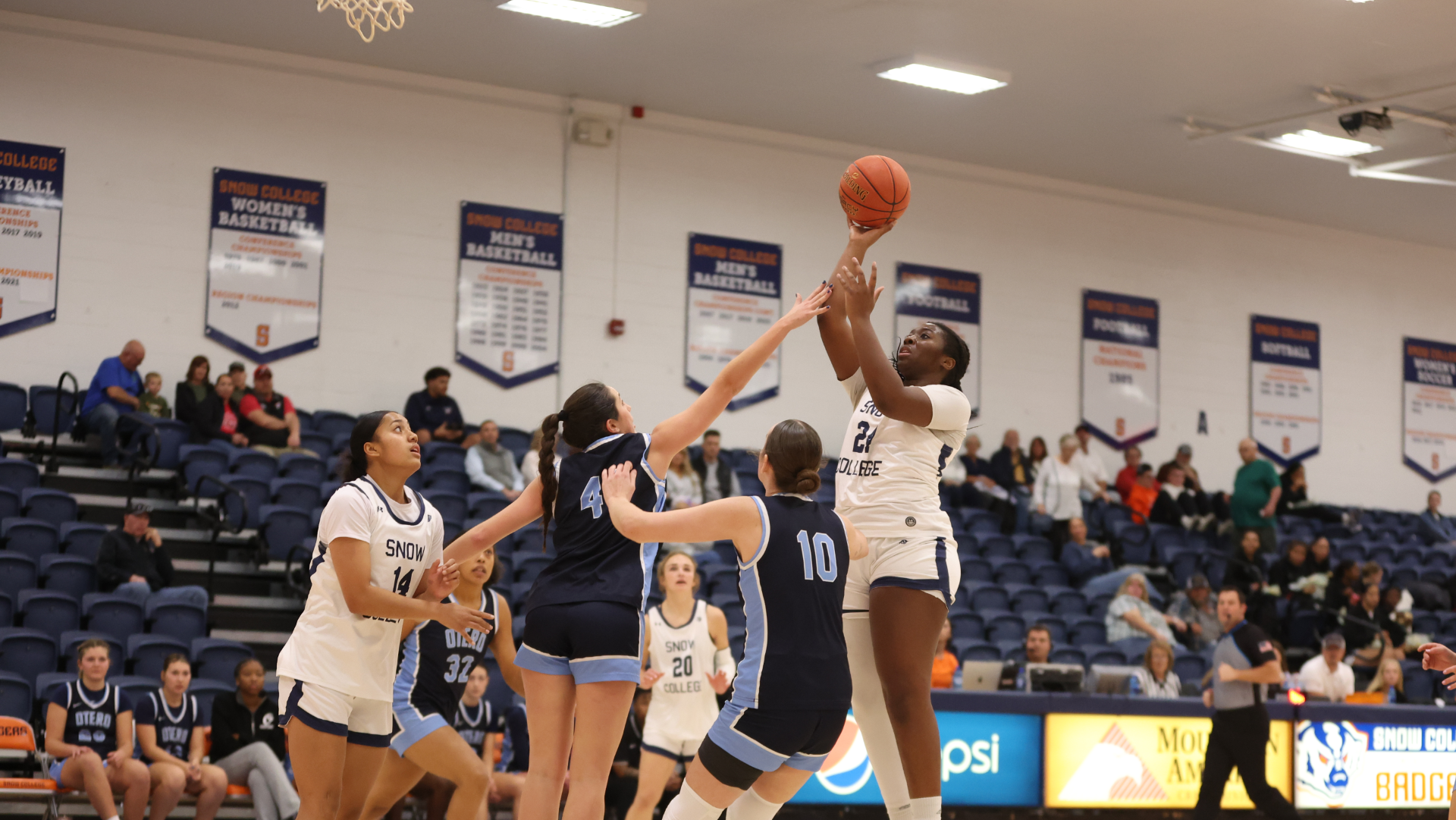 Hillary Akomatsri pulling up from within the key 