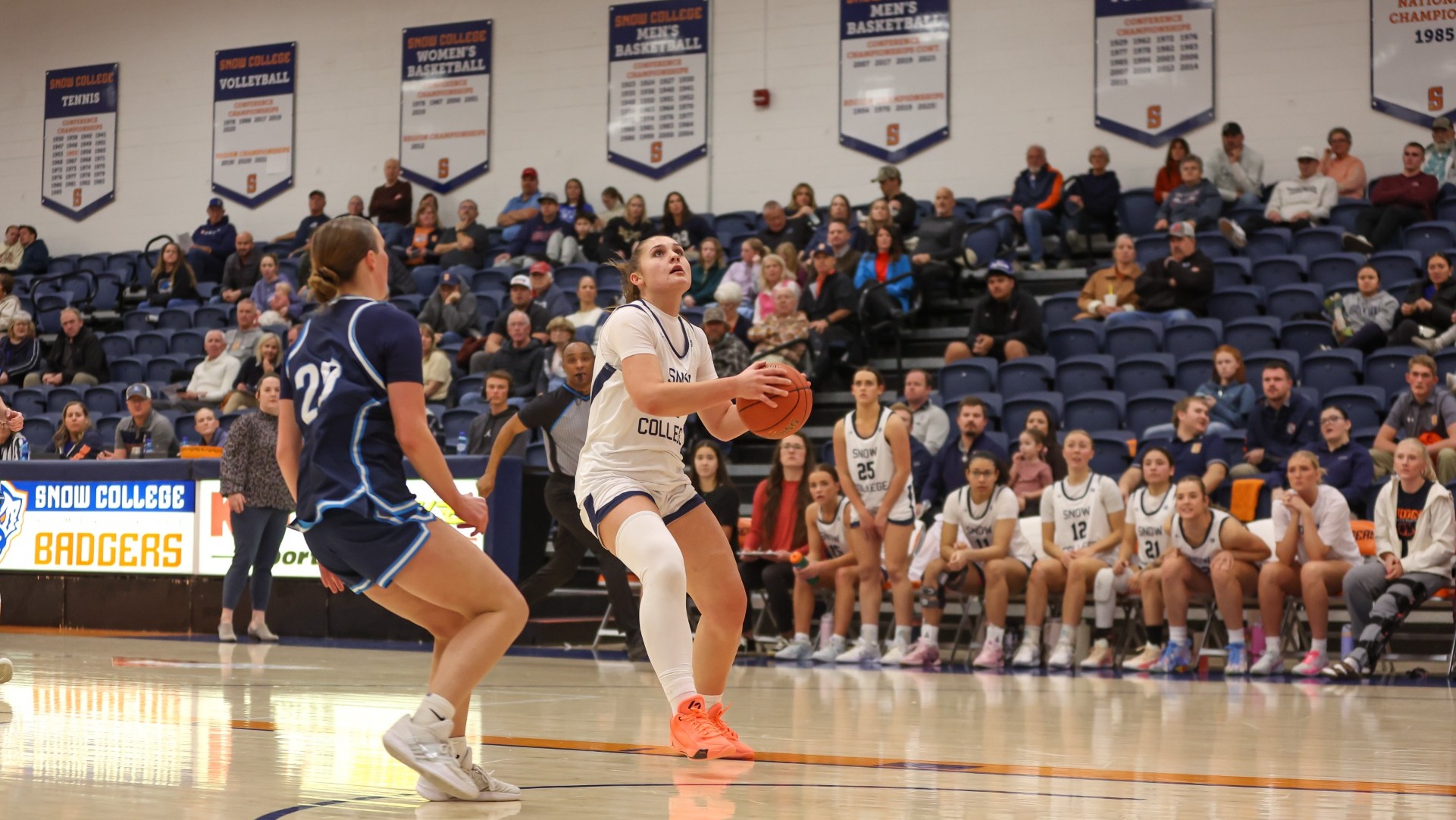 Kysa Shippen driving to the hoop