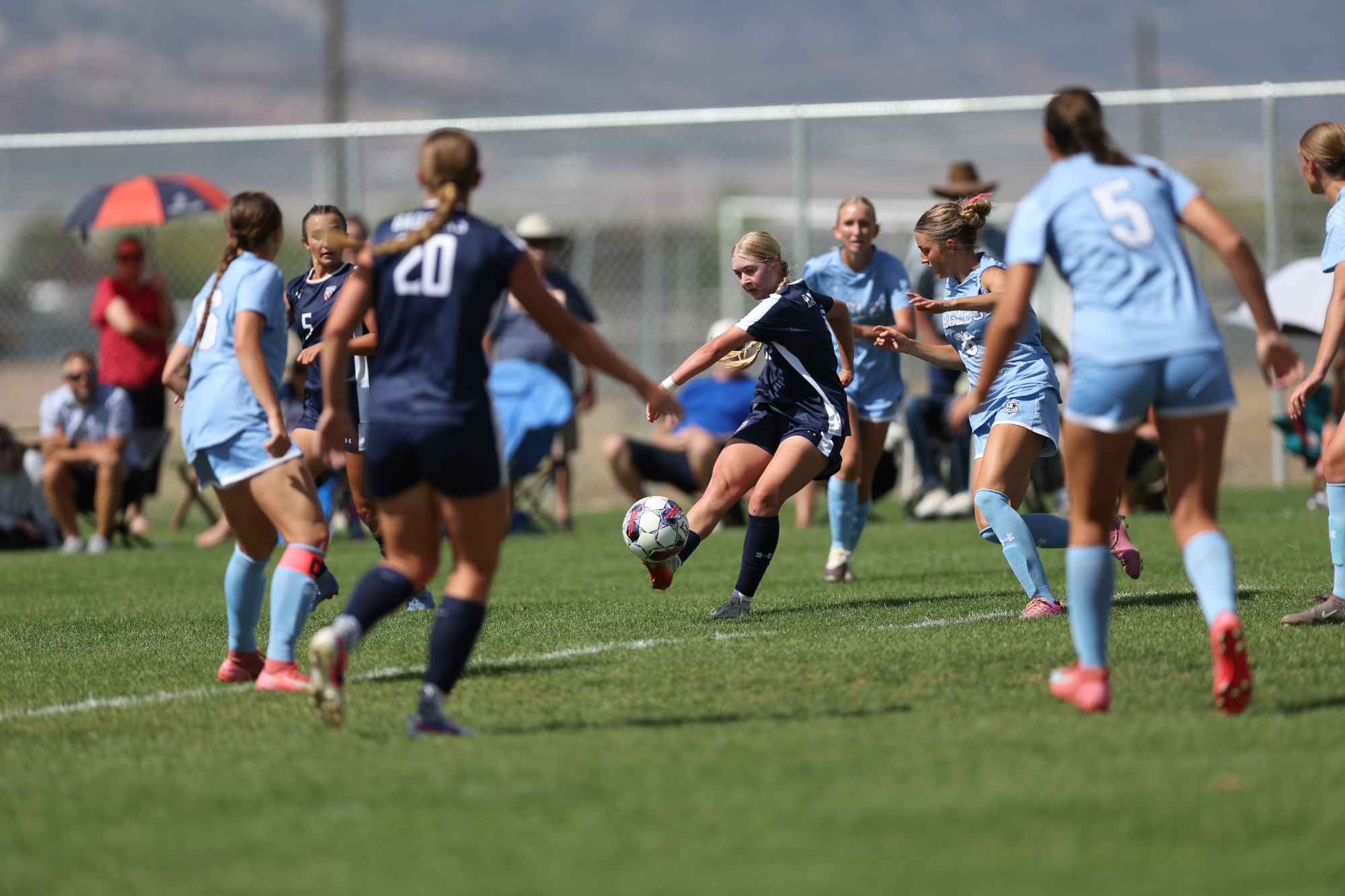 Kelsie Peterson with the ball