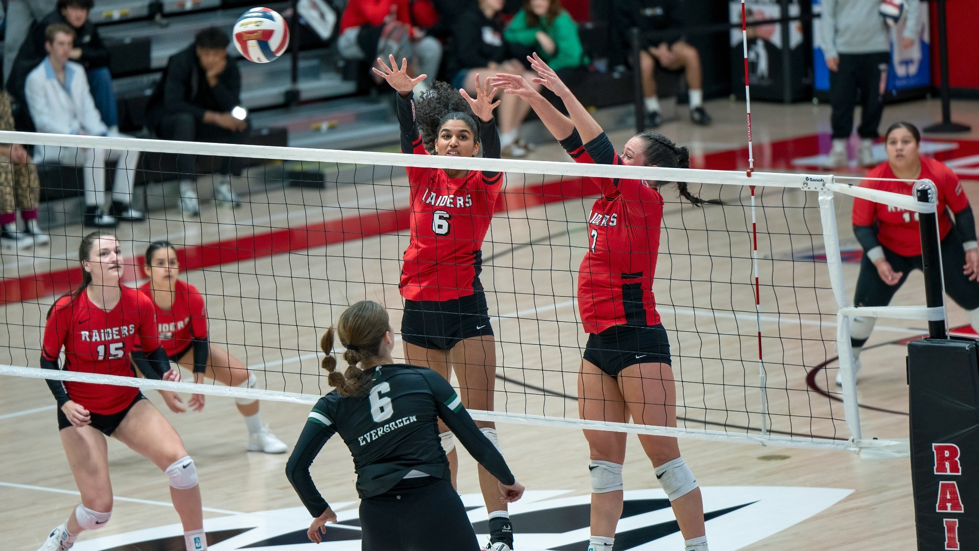 Byrd totals 10 blocks as No. 16 Raiders win 8th straight Southern