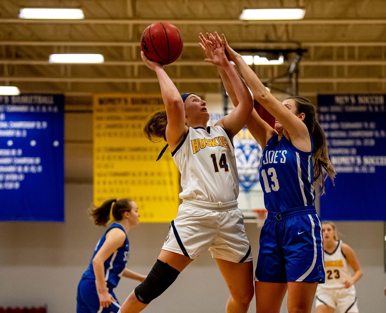 Jackie Luckhardt 202122 Women's Basketball University of