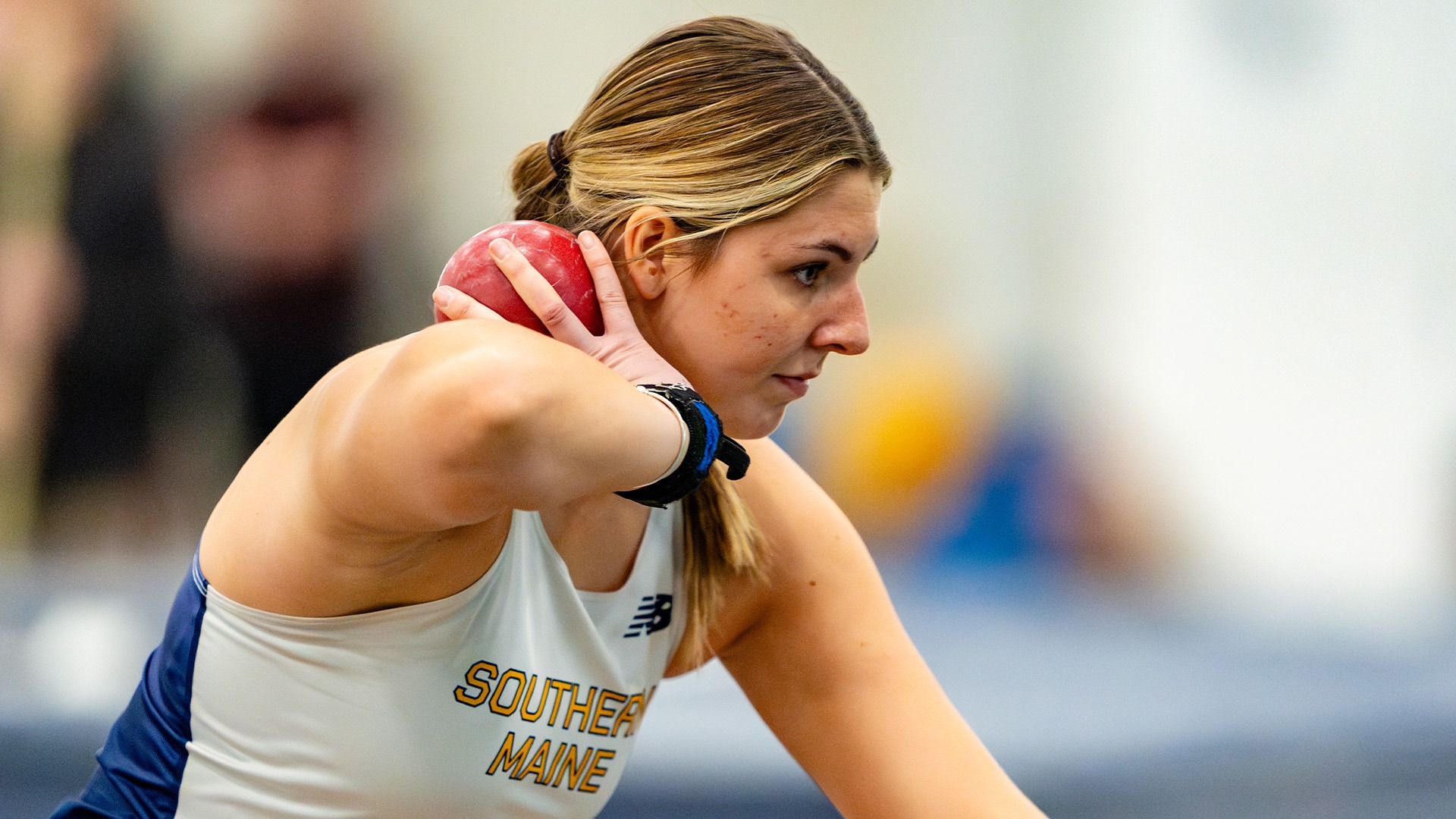 Zoe Barnes shot put 2024-25