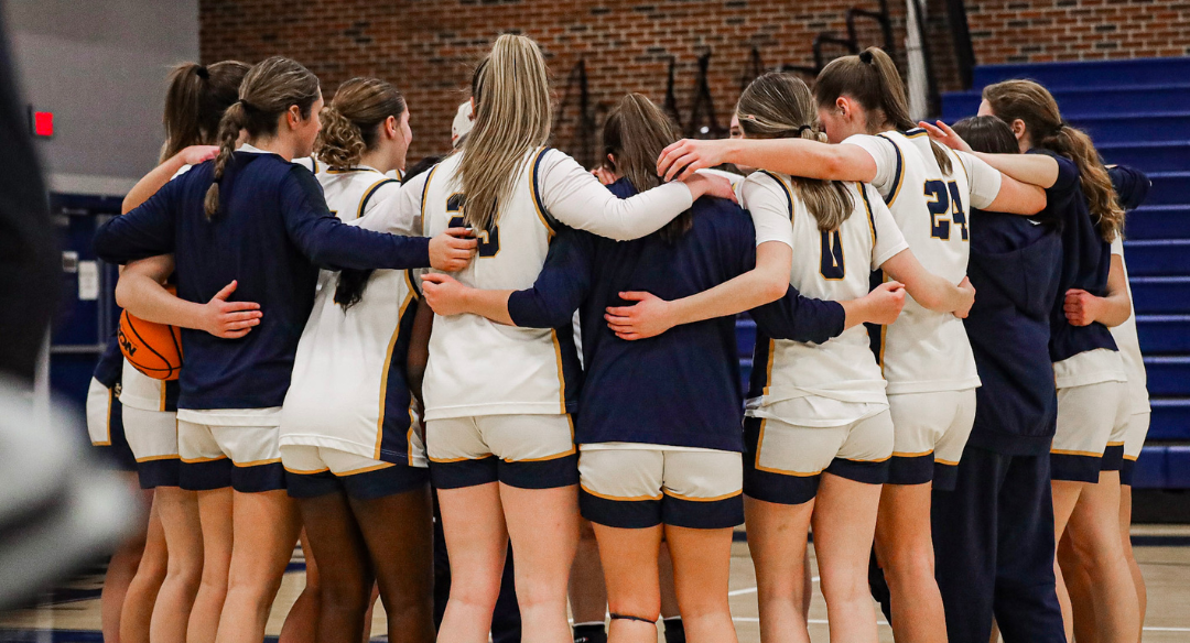 Team Huddle WBB vs UMB