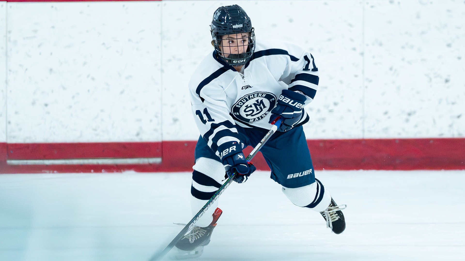 Sophia Capone vs. UNE