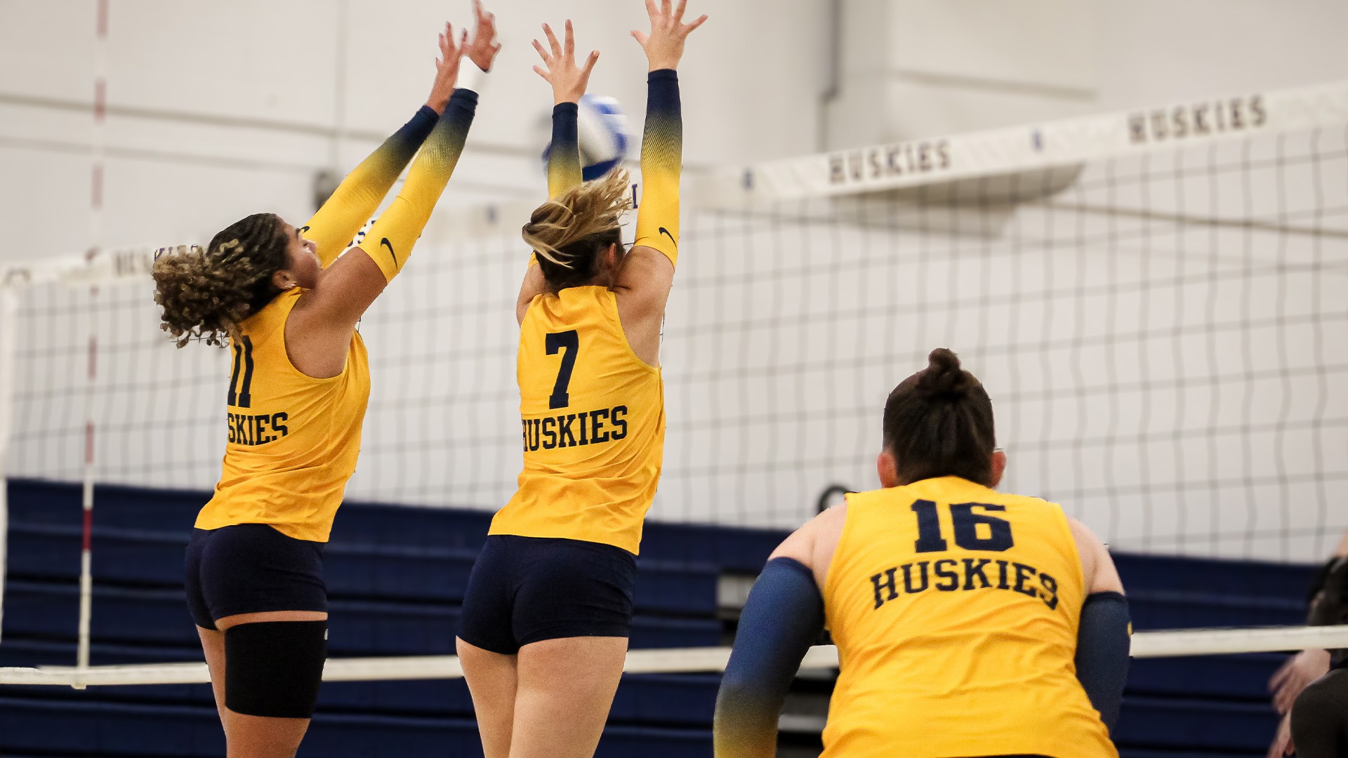 Anyelis Hernandez and Scarlett Squires Blocking 