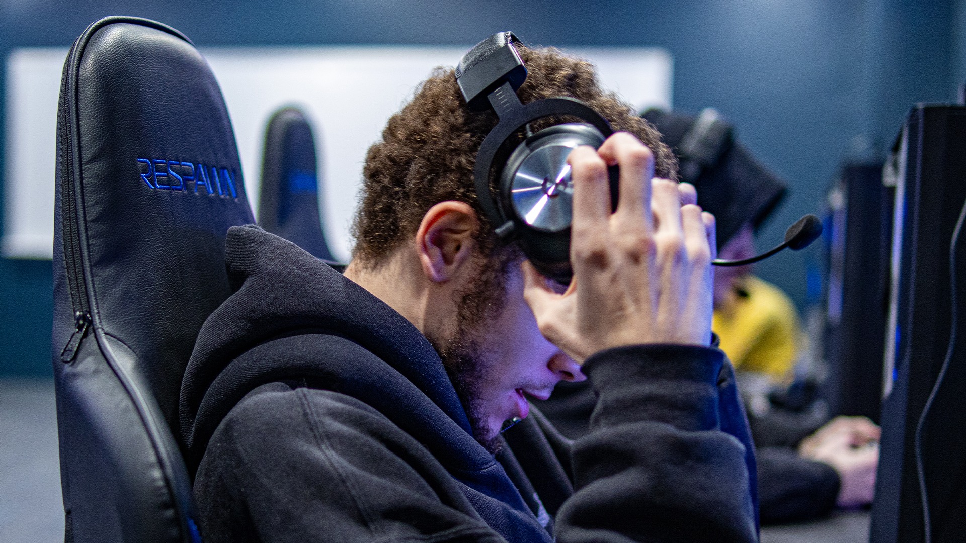 Davieon Bowyer FN 11.11