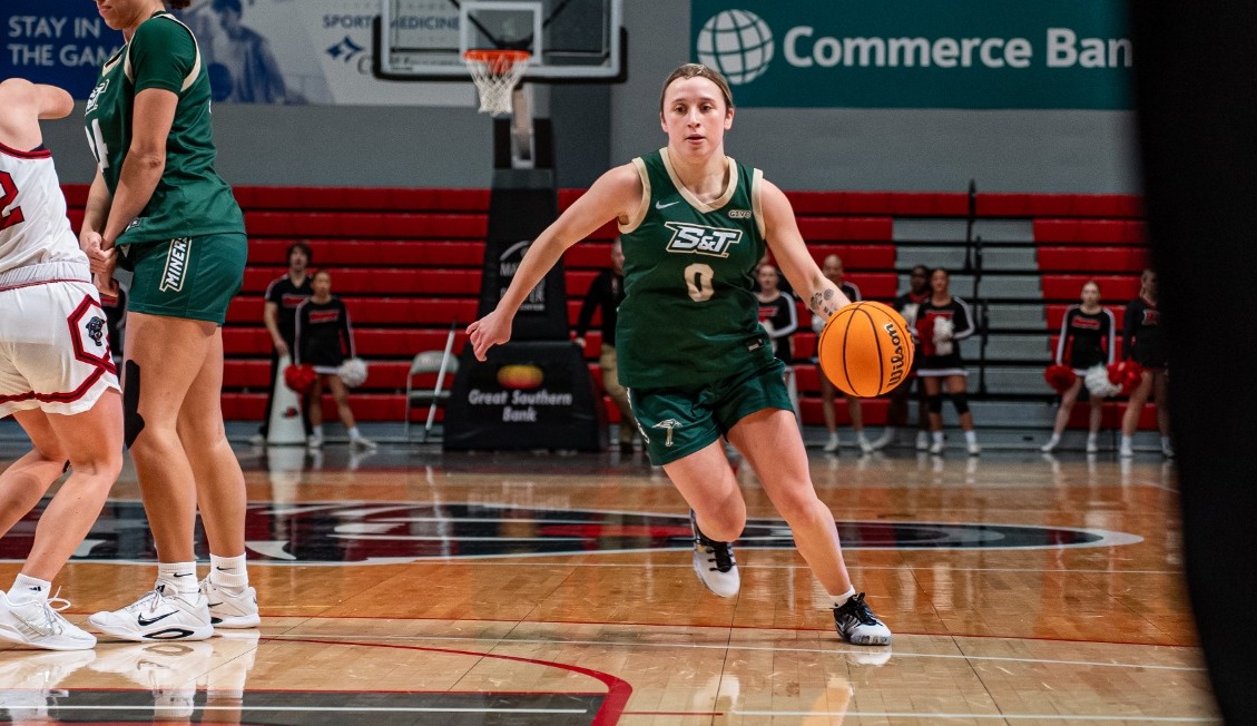 Macy Marraccini driving to the basket during a game vs. Drury