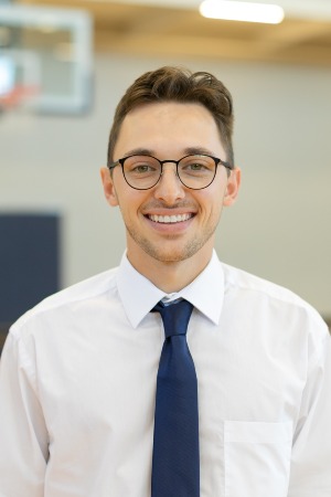 2022 Ross Mcknight Headshot