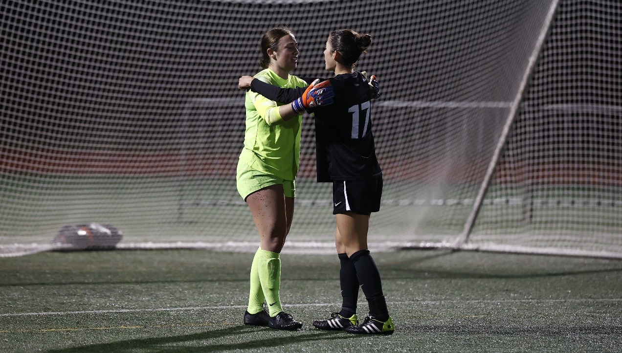 25WSOC_Cullen_Valdovinos