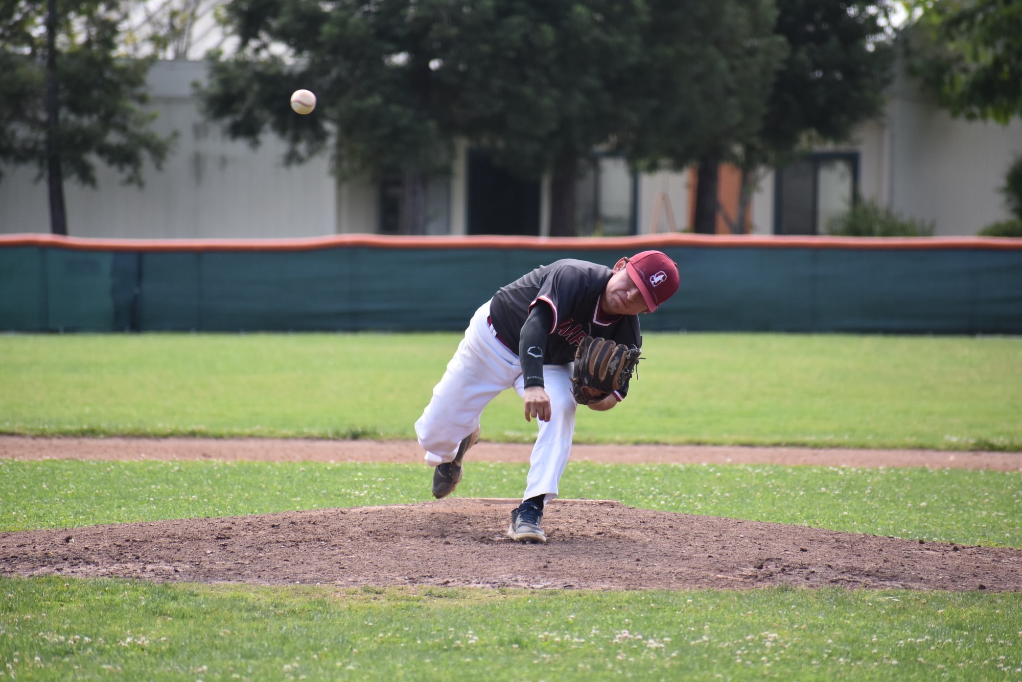 Angel Villeraldo Amador throws a pitch