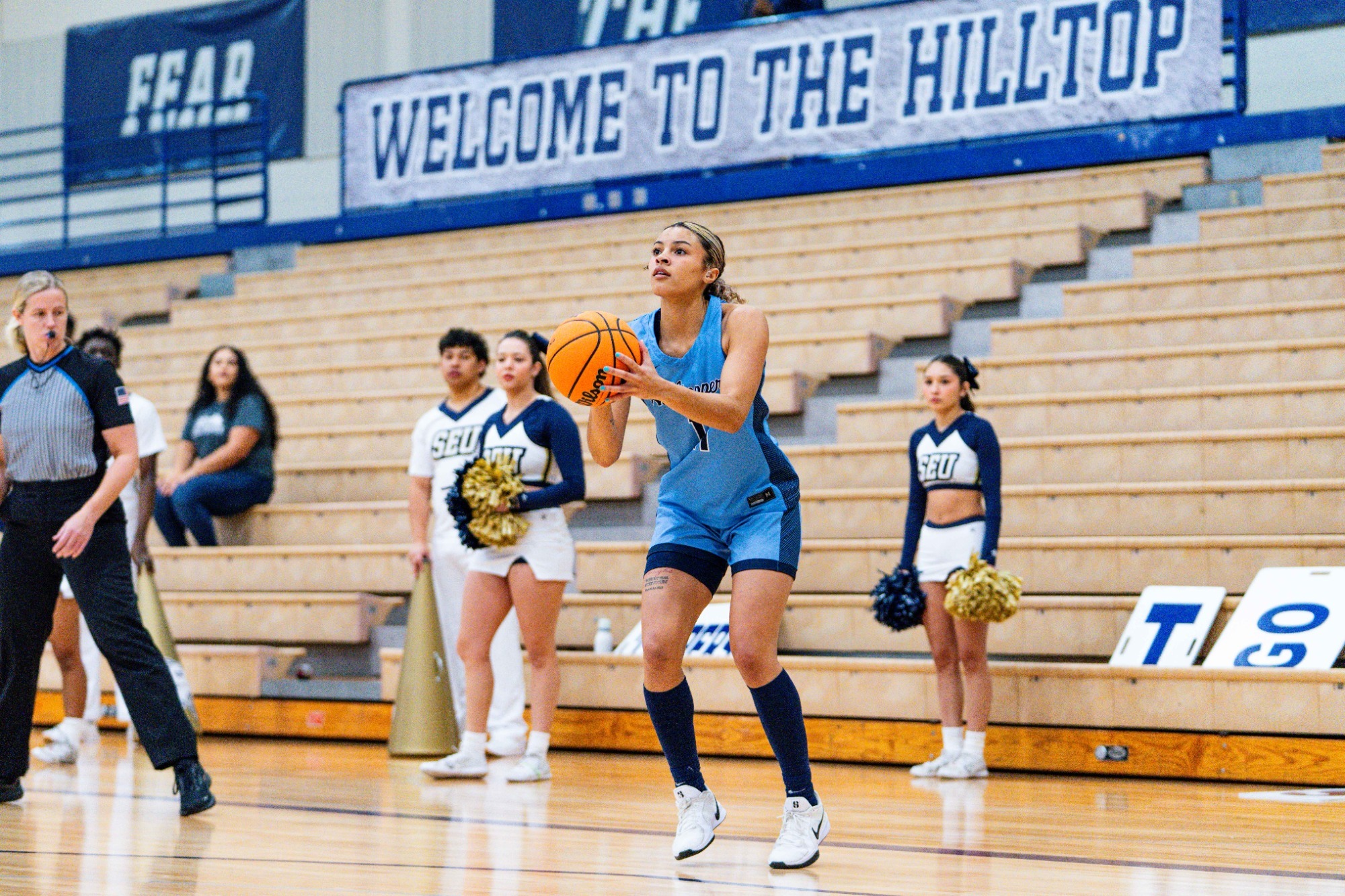 Kiana Bennett hits a 3-pointer