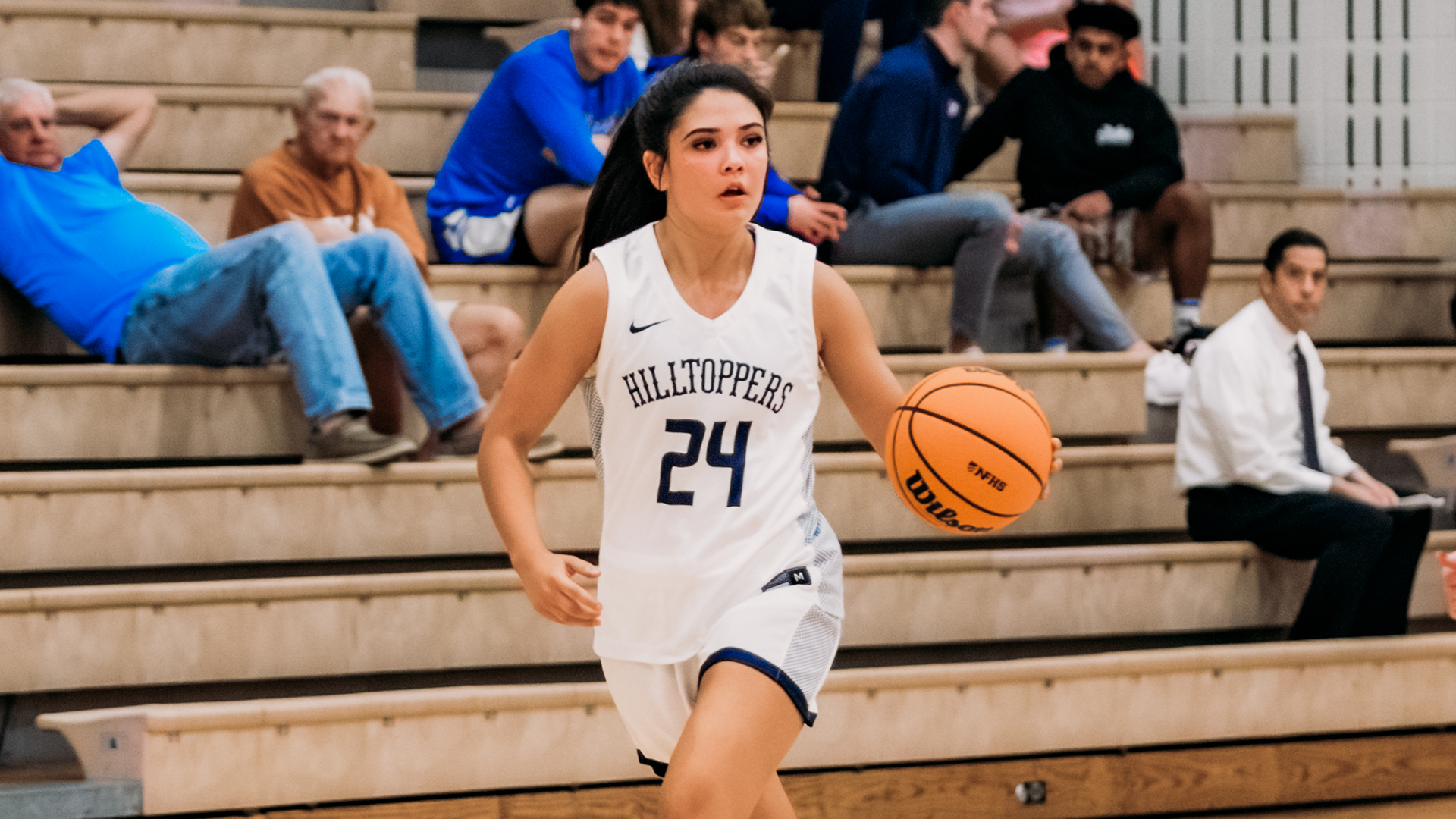 Ramsey Robledo dribbling