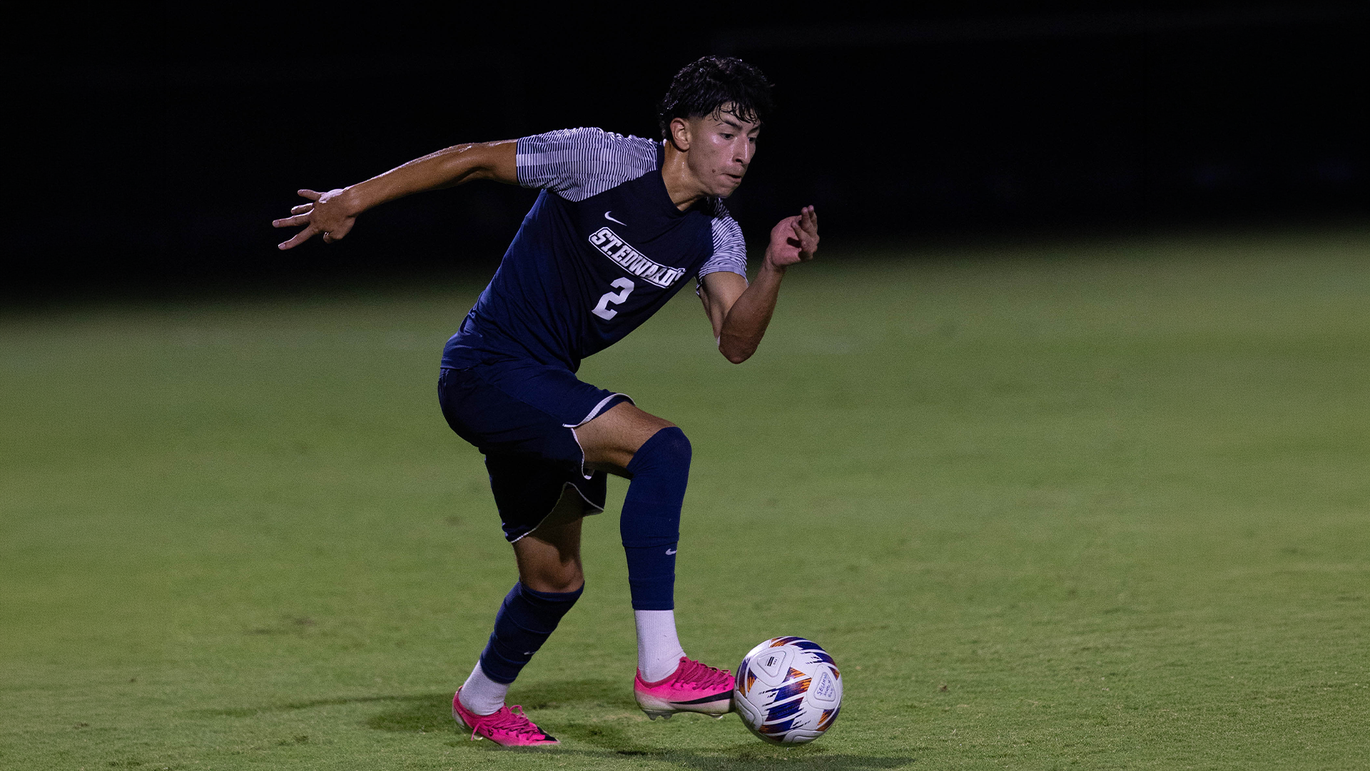 Alex Loya with the ball