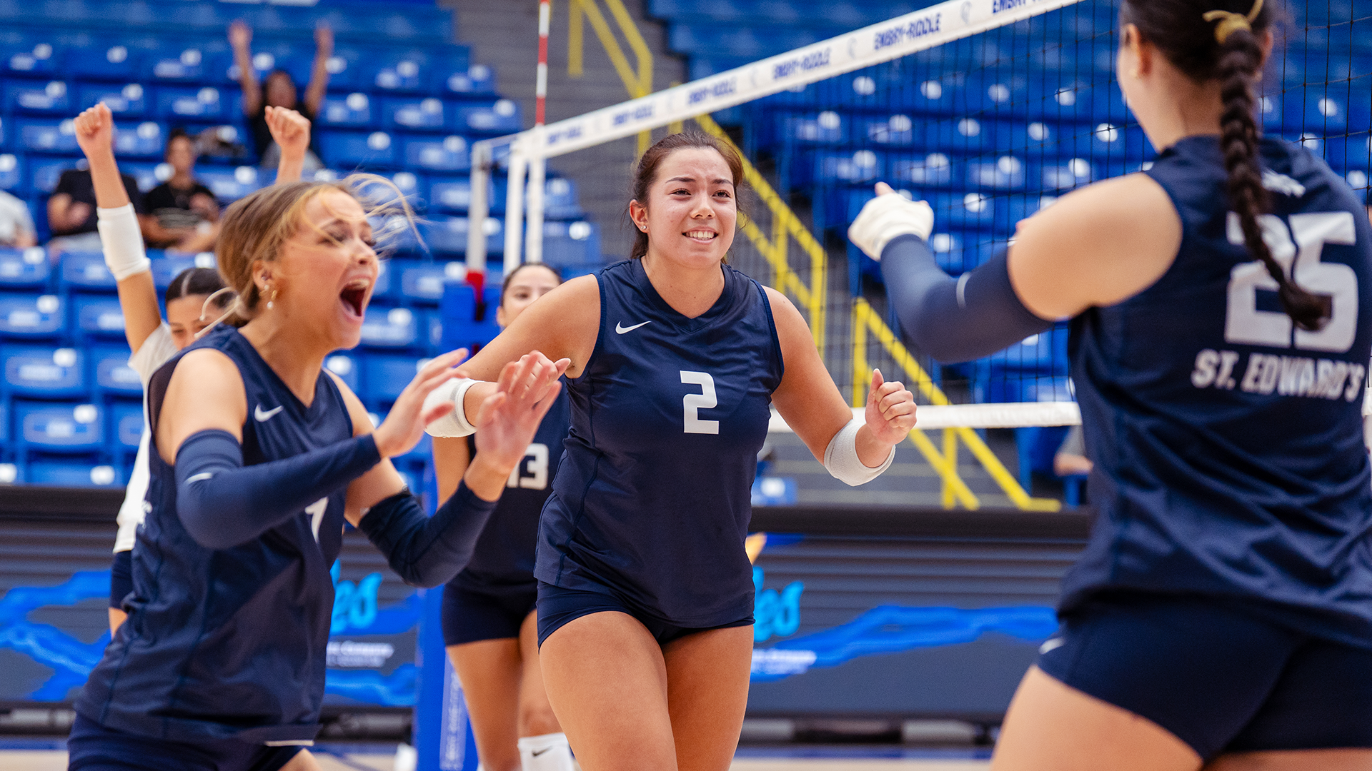 Hilltoppers celebrate a point