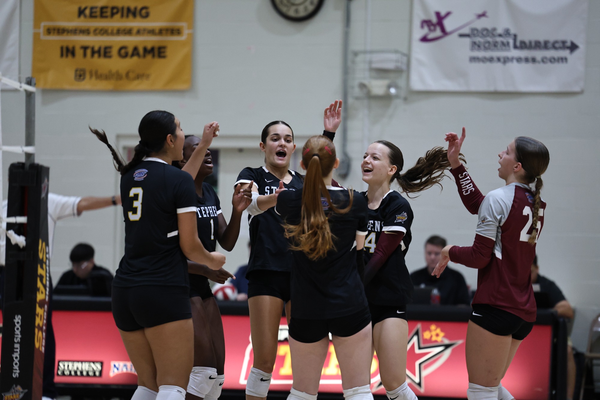 VB vs UHSP