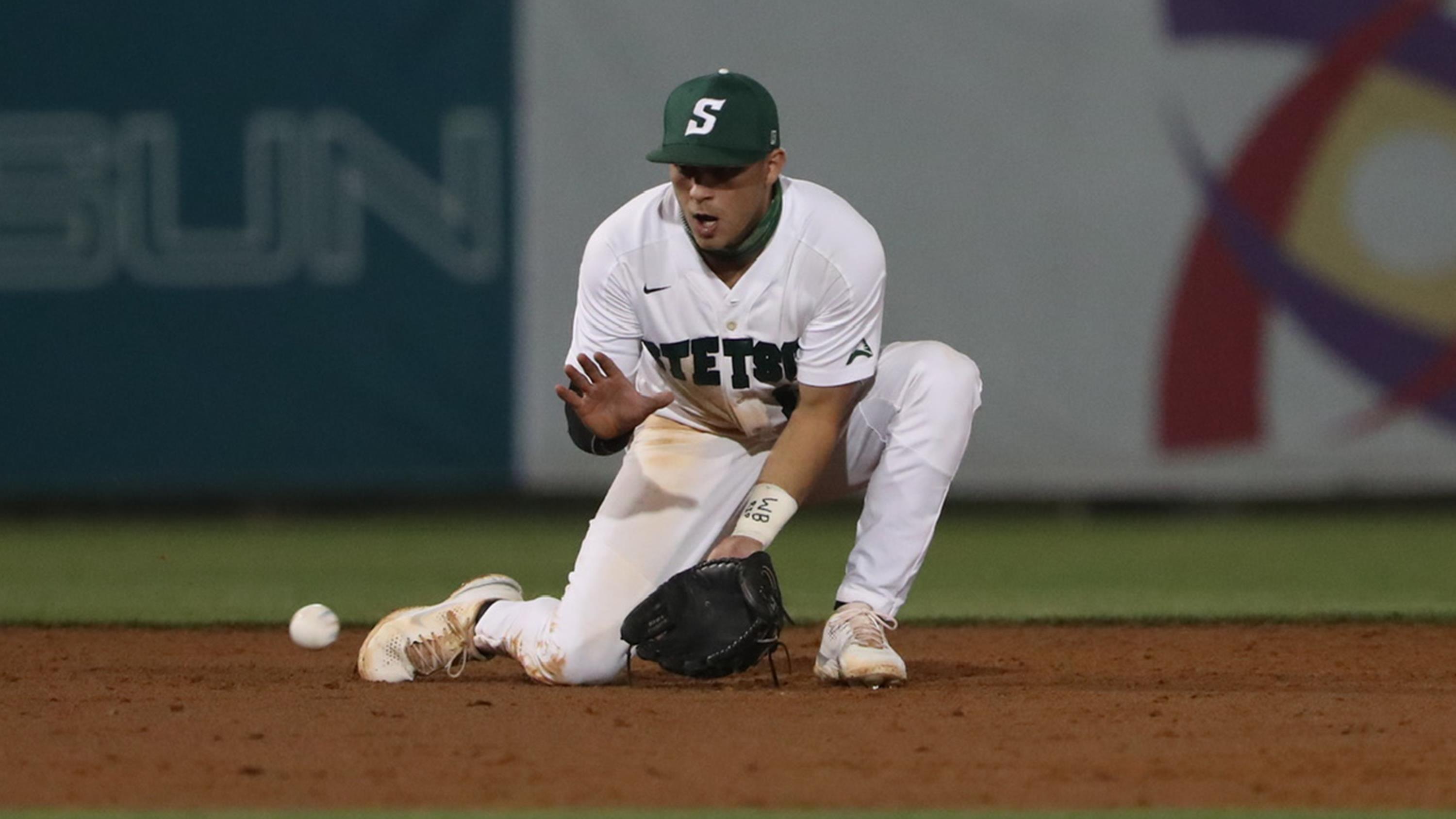 Ball Double Caps Stetson Rally Past FGCU Stetson University Athletics