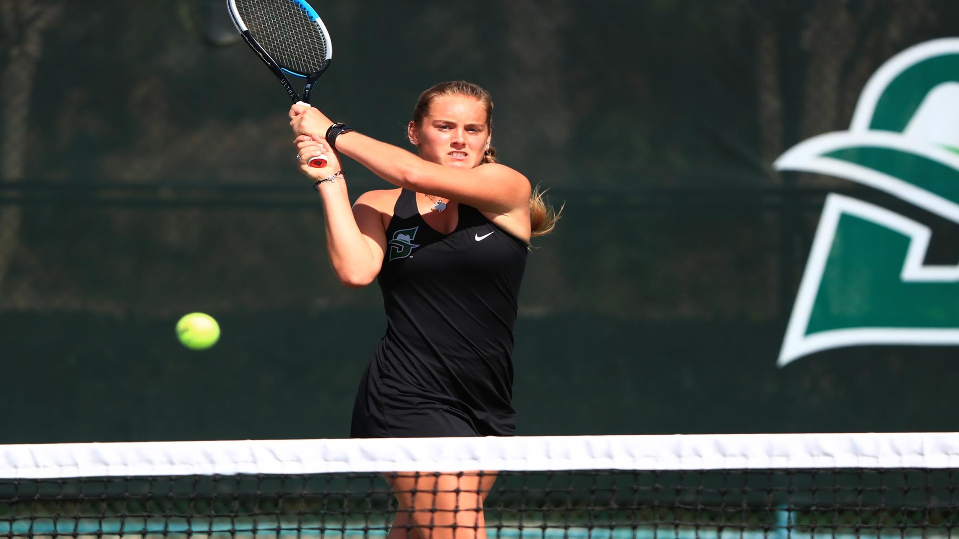 Hatters top College of Charleston in hardfought win Stetson University Athletics