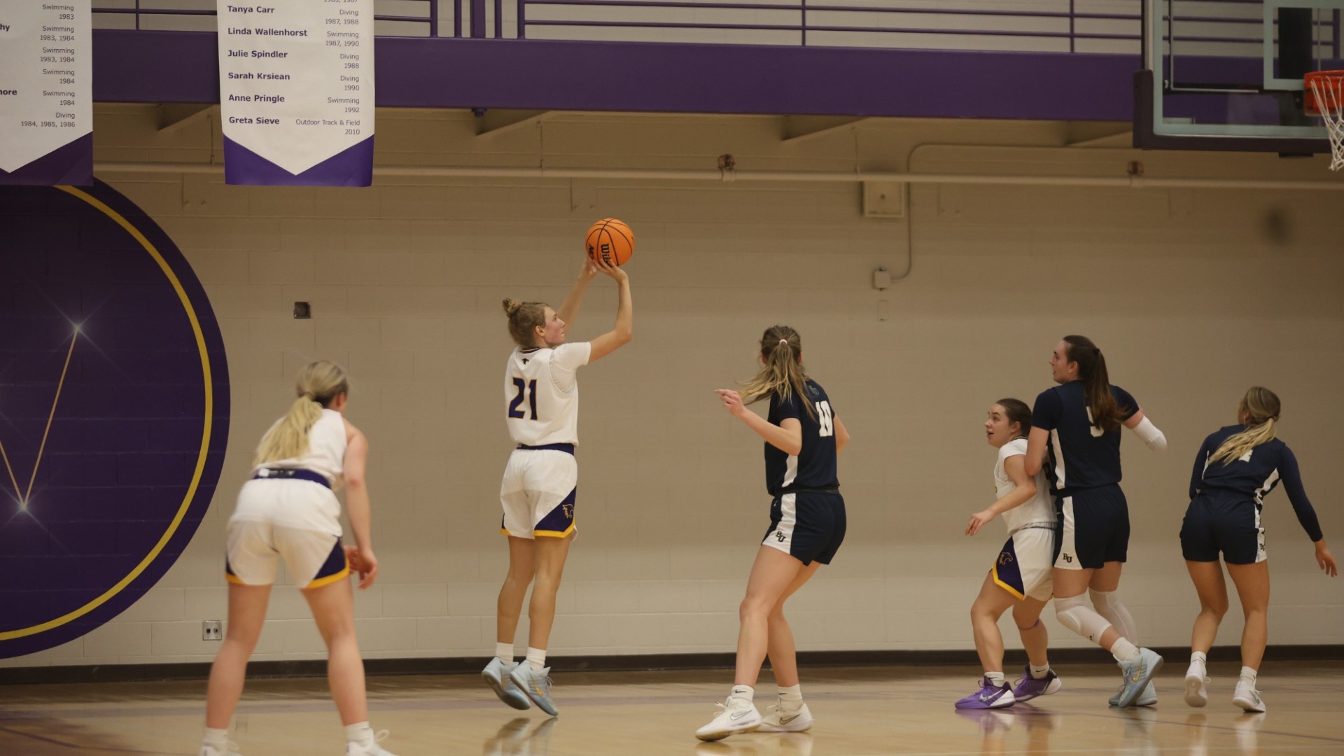 Elle Covey shooting at Butler Center against Bethel