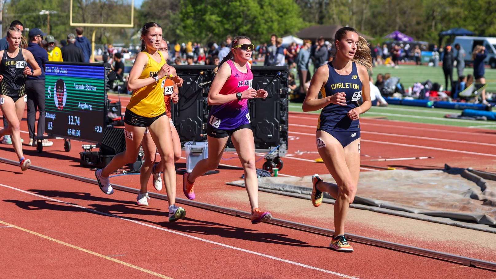 Eleanor Lindeman at MIAC Championships