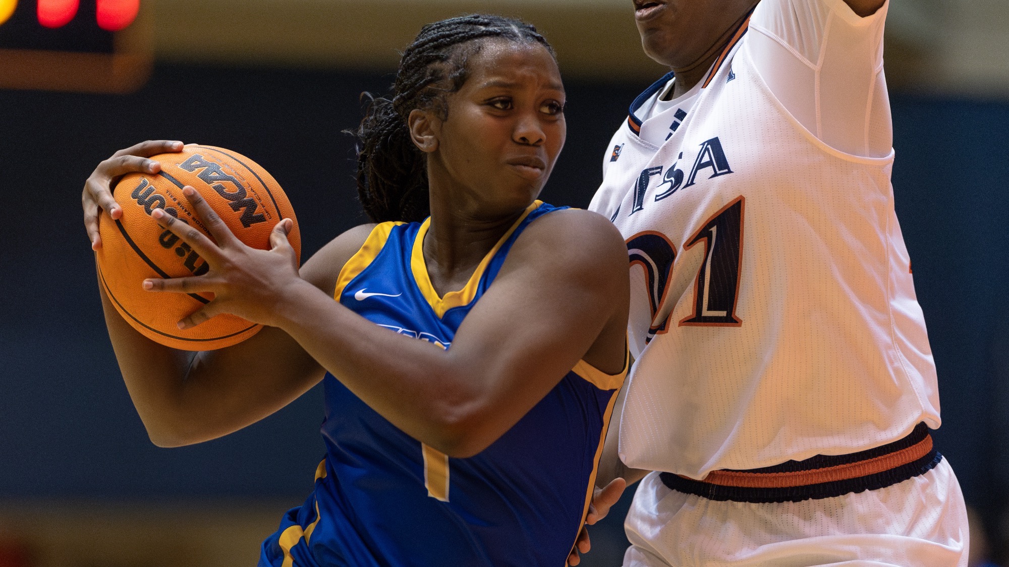 Women's Basketball Opens Home Season with Thanksgiving Tournament St