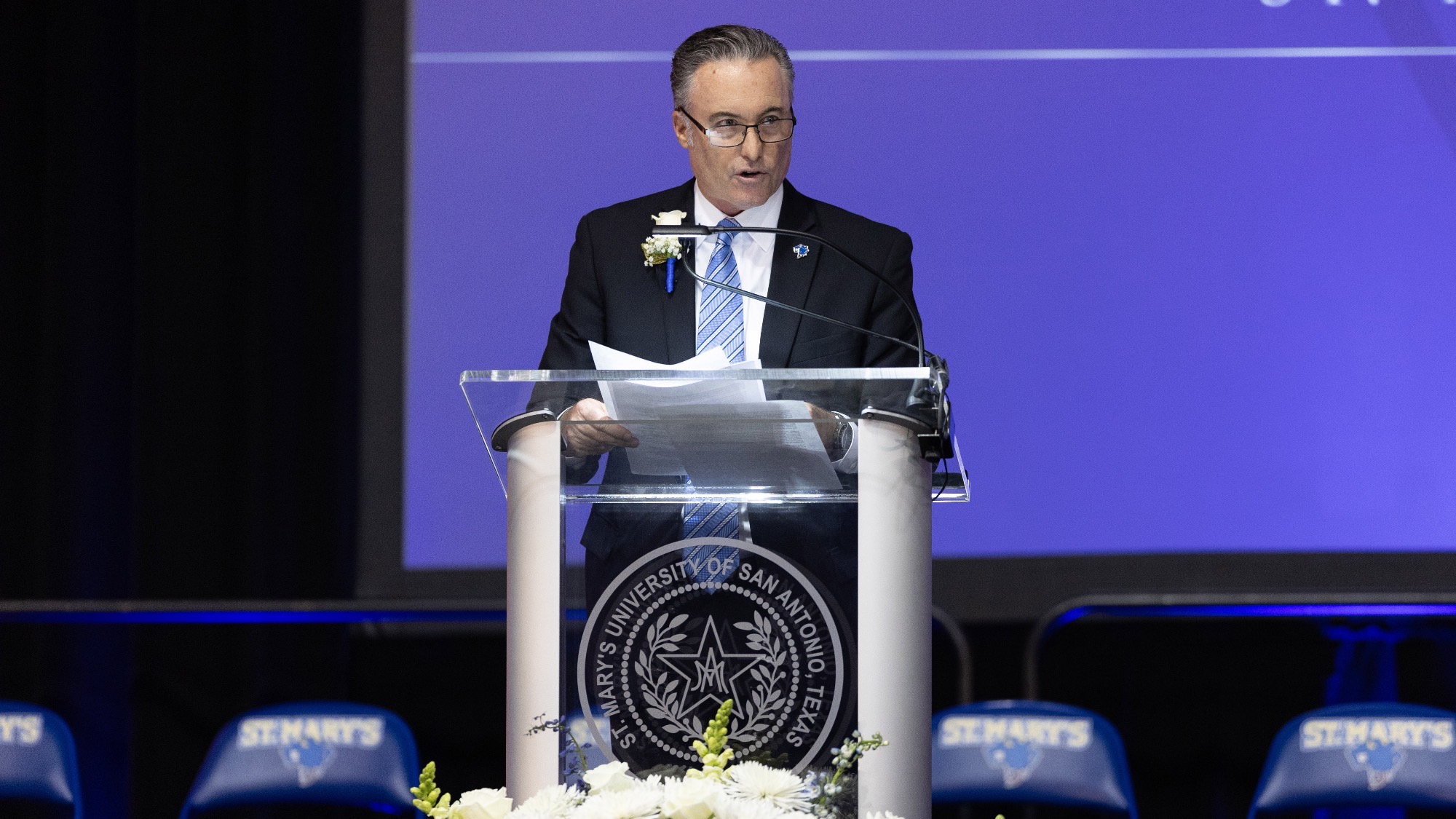 Robert Coleman addresses the crowd at the 2025 Hall of Fame Induction Celebration 