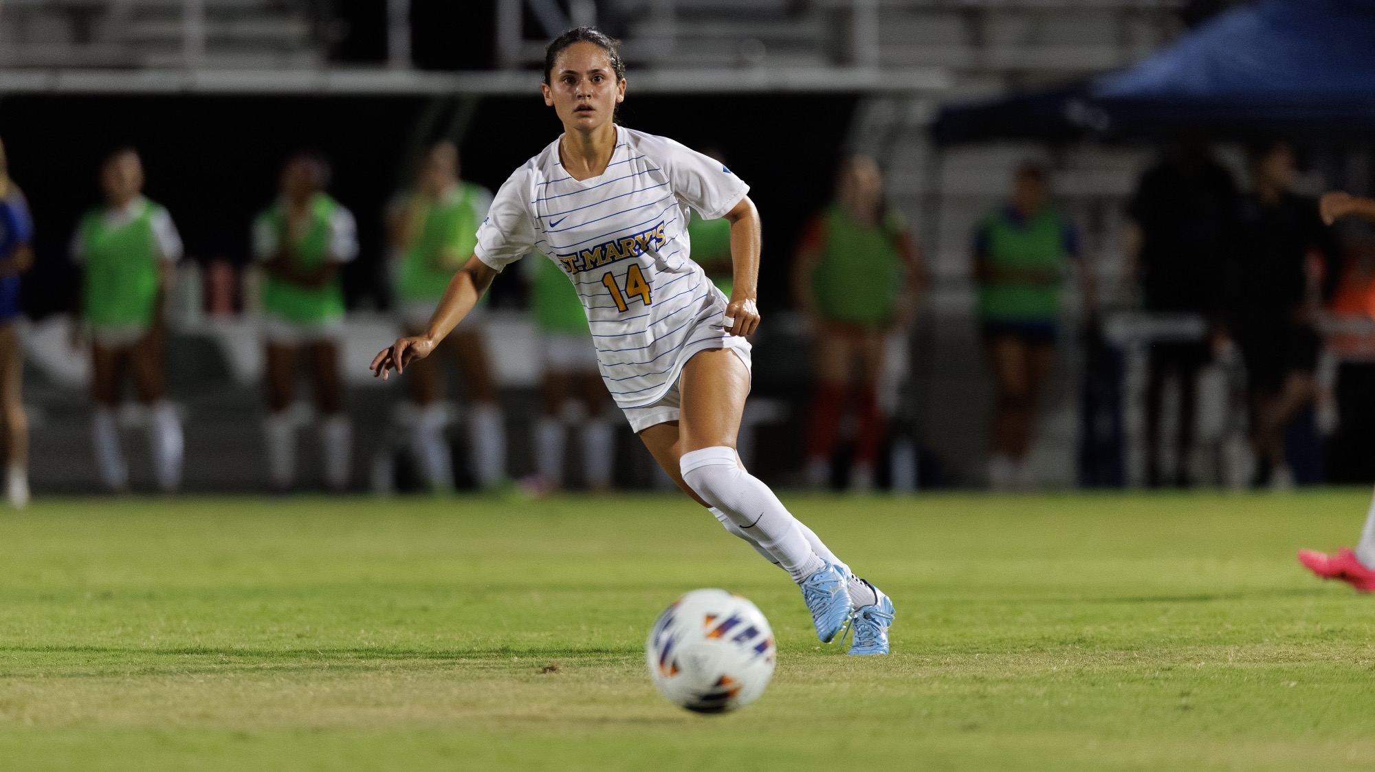 Emilee Durante focuses on the ball.