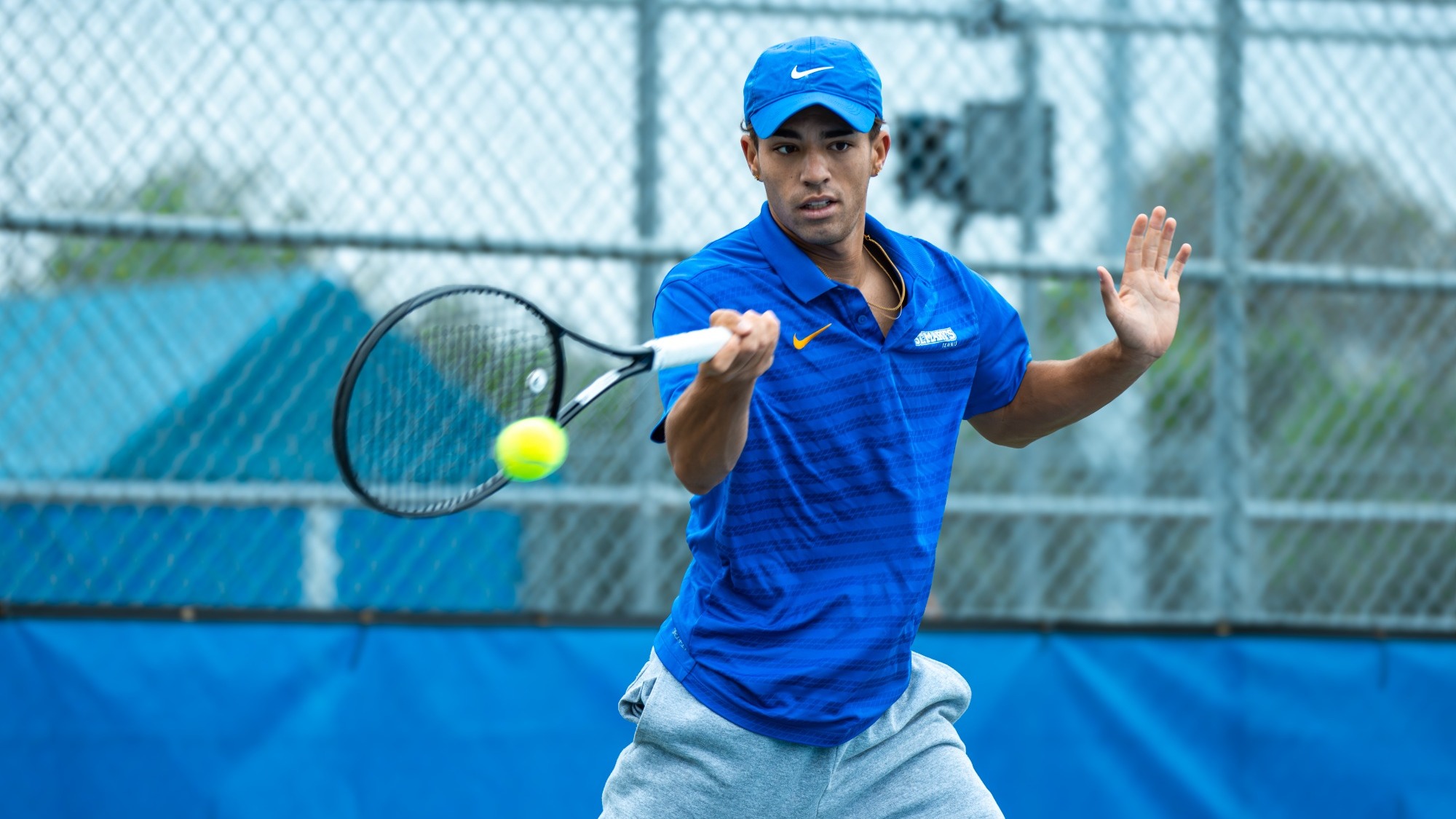 Lincoln Baldonado hits a forehand