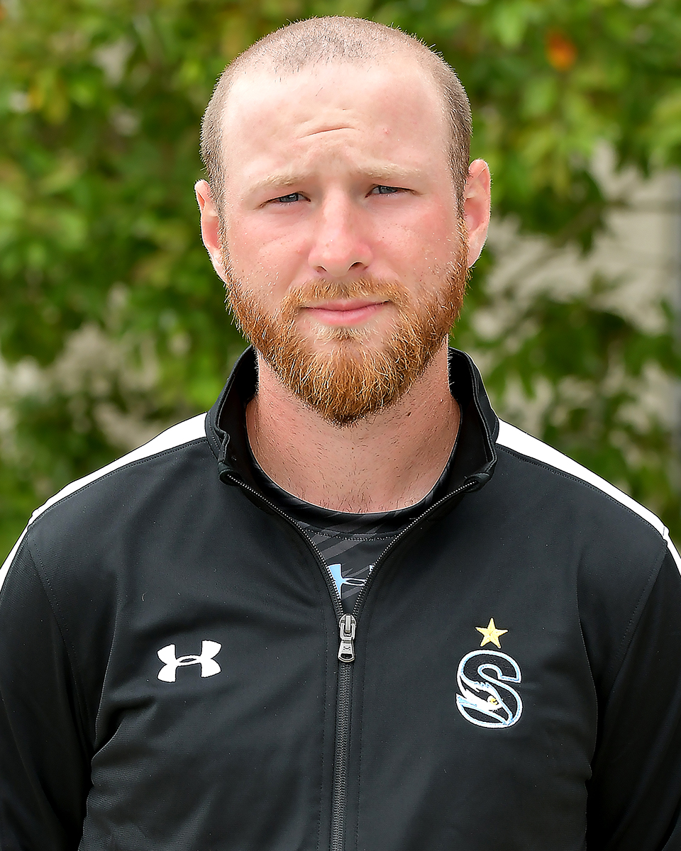 Ian Carmelia 19