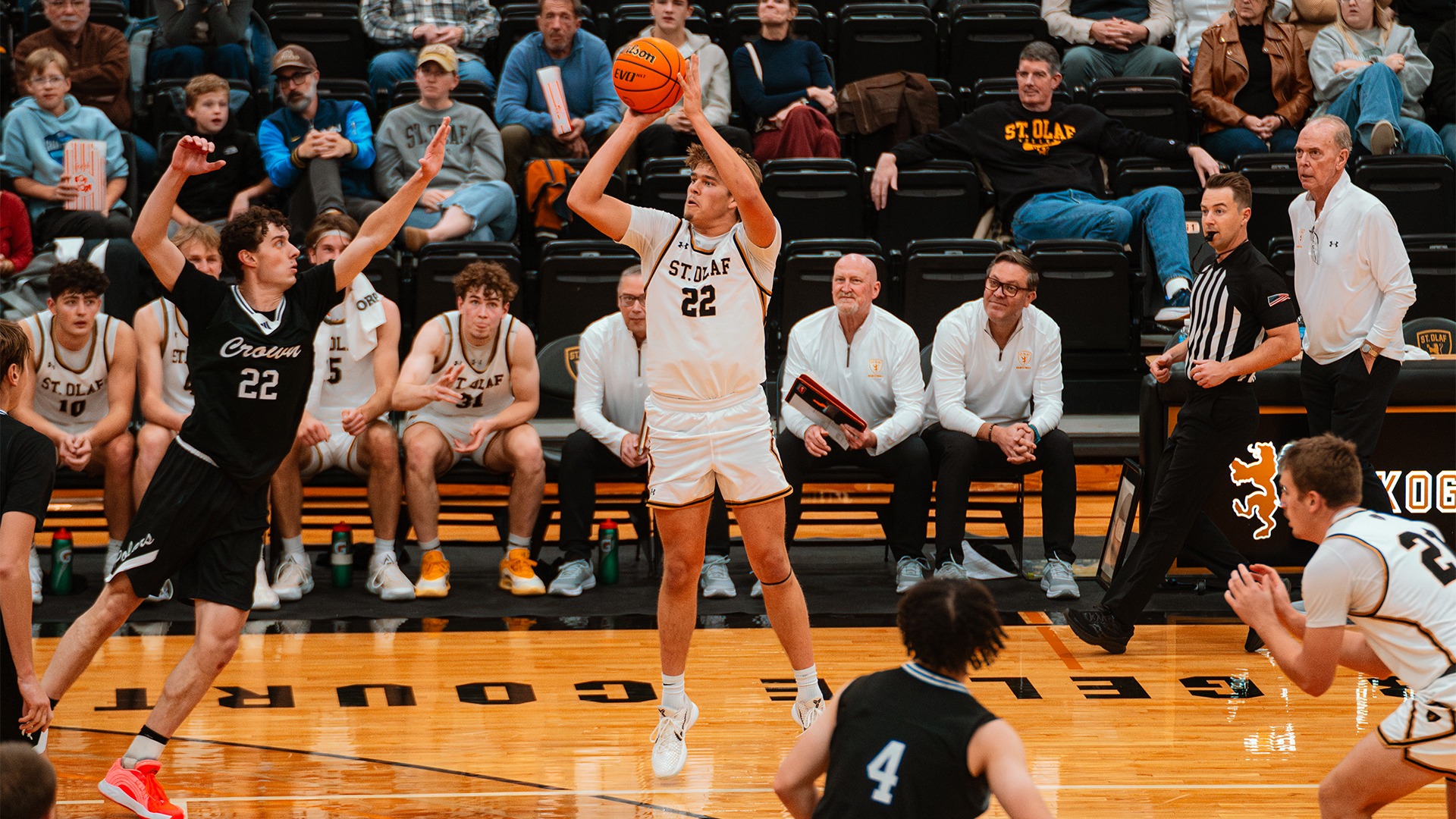 Max Kraay - Crown - 2025-11-16