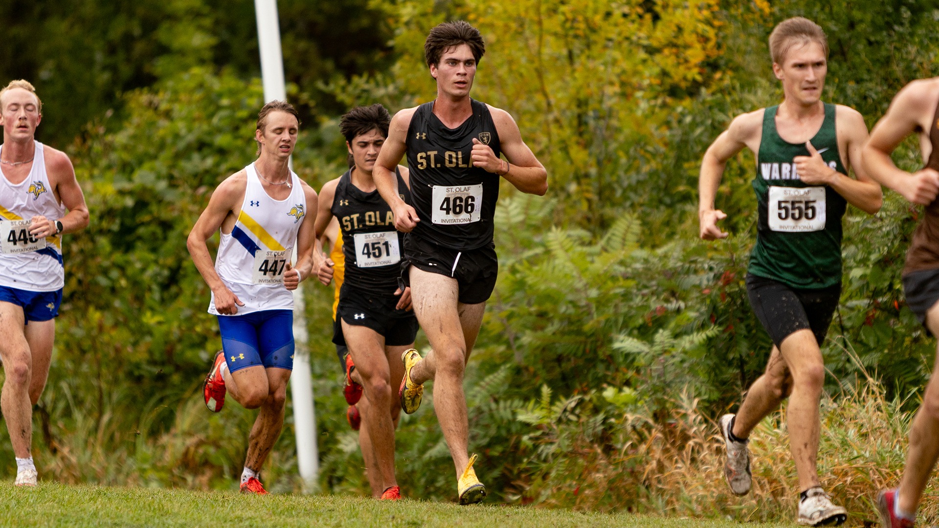 Corbin Hobert runs in the St. Olaf Invitational.