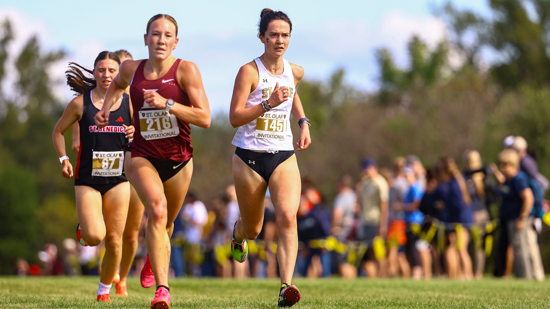 Louisa Lamarre approaches the finish line.