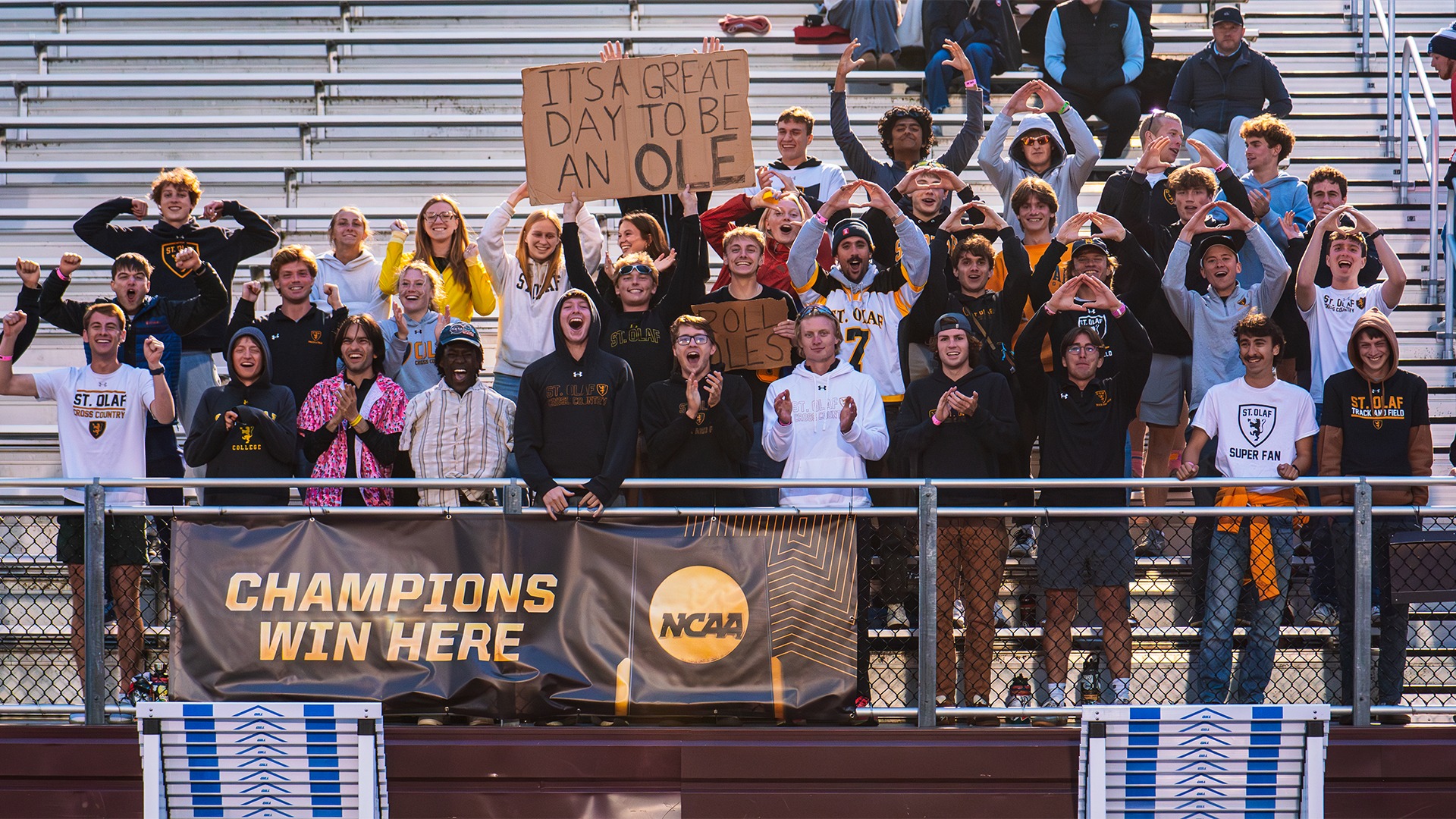 Men's Track Fans - NCAA Outdoor - 2026-05-21